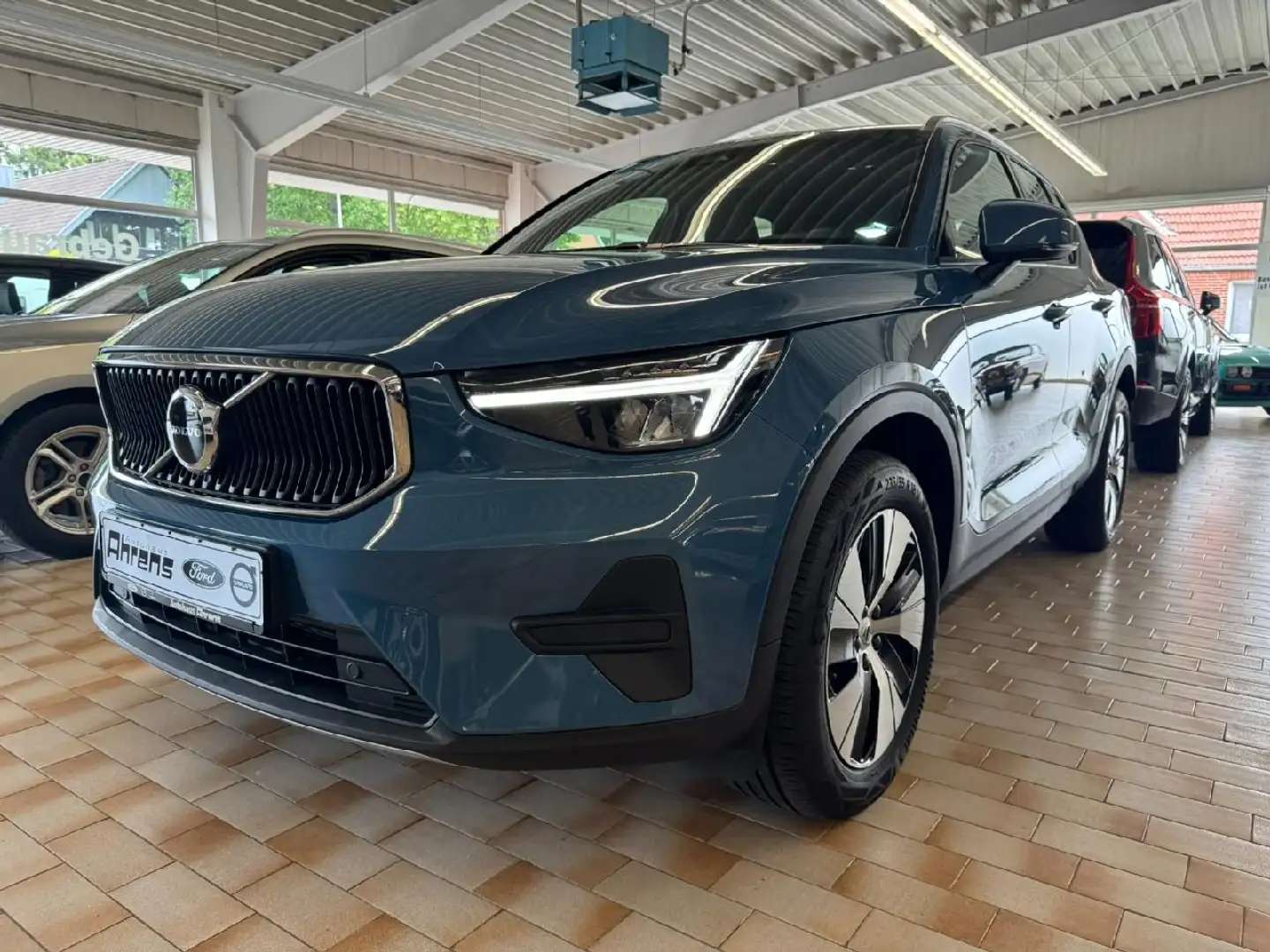 Volvo XC40 Core *Kamera-SHZ-Navi-eHeck* Blu/Azzurro - 1