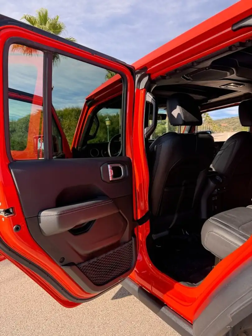 Jeep Wrangler 2.0T GME Sahara 8ATX E6D Naranja - 2