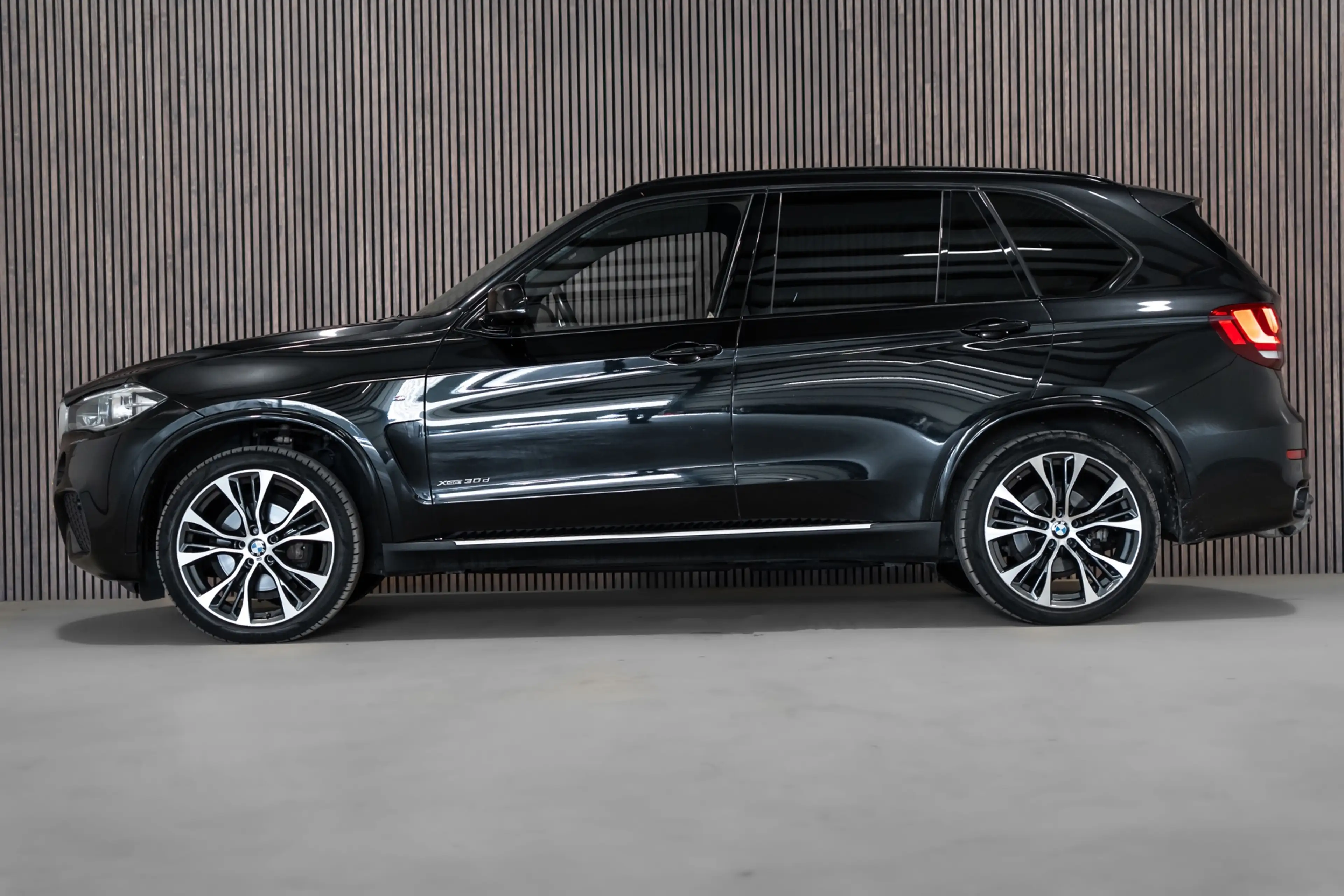 BMW X5 XDrive30d High Executive 7p. Pano Leder Camera Led — photo 8