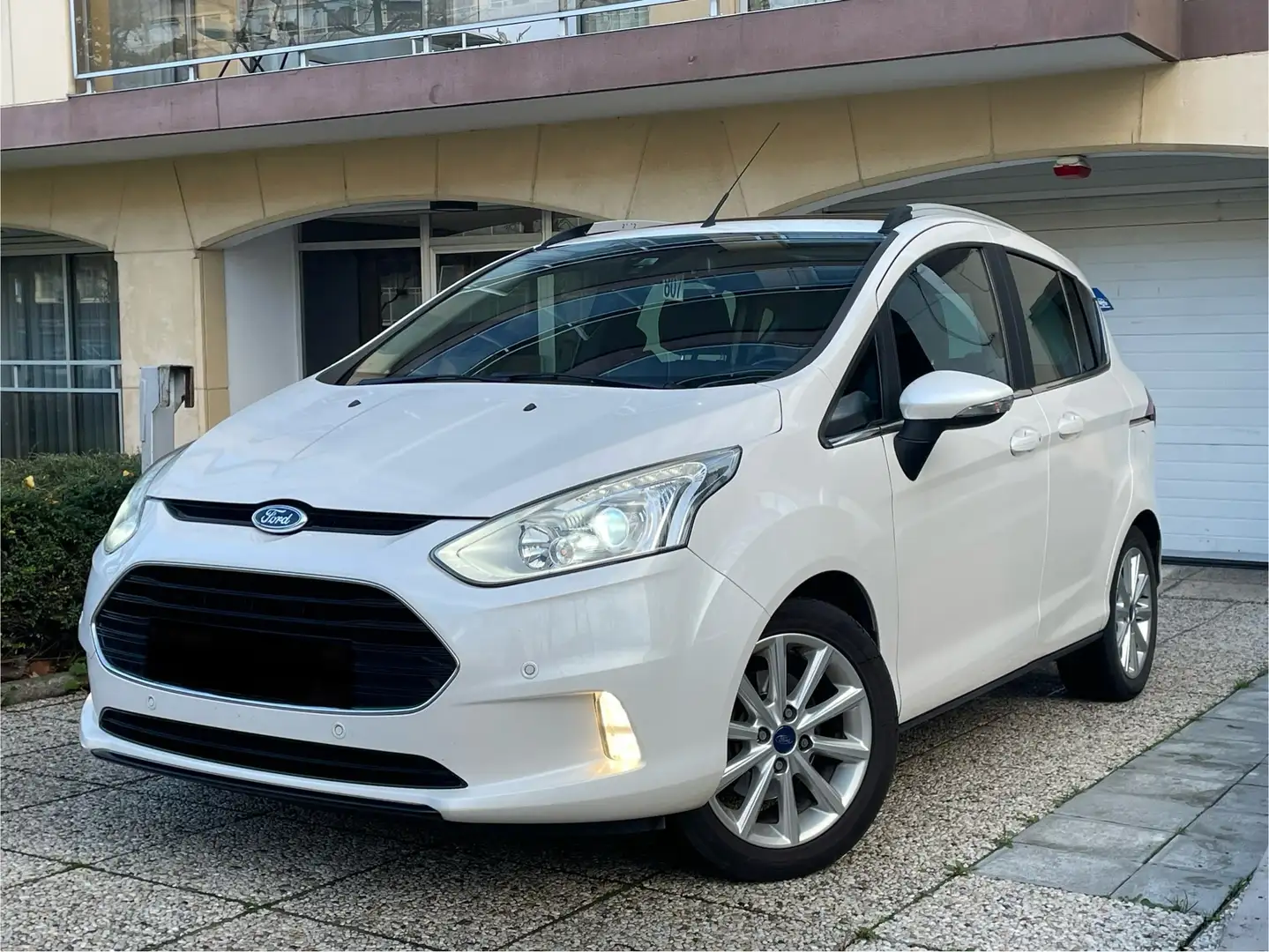 Ford B-Max B-Max 1.0 EcoBoost Titanium S Wit - 1