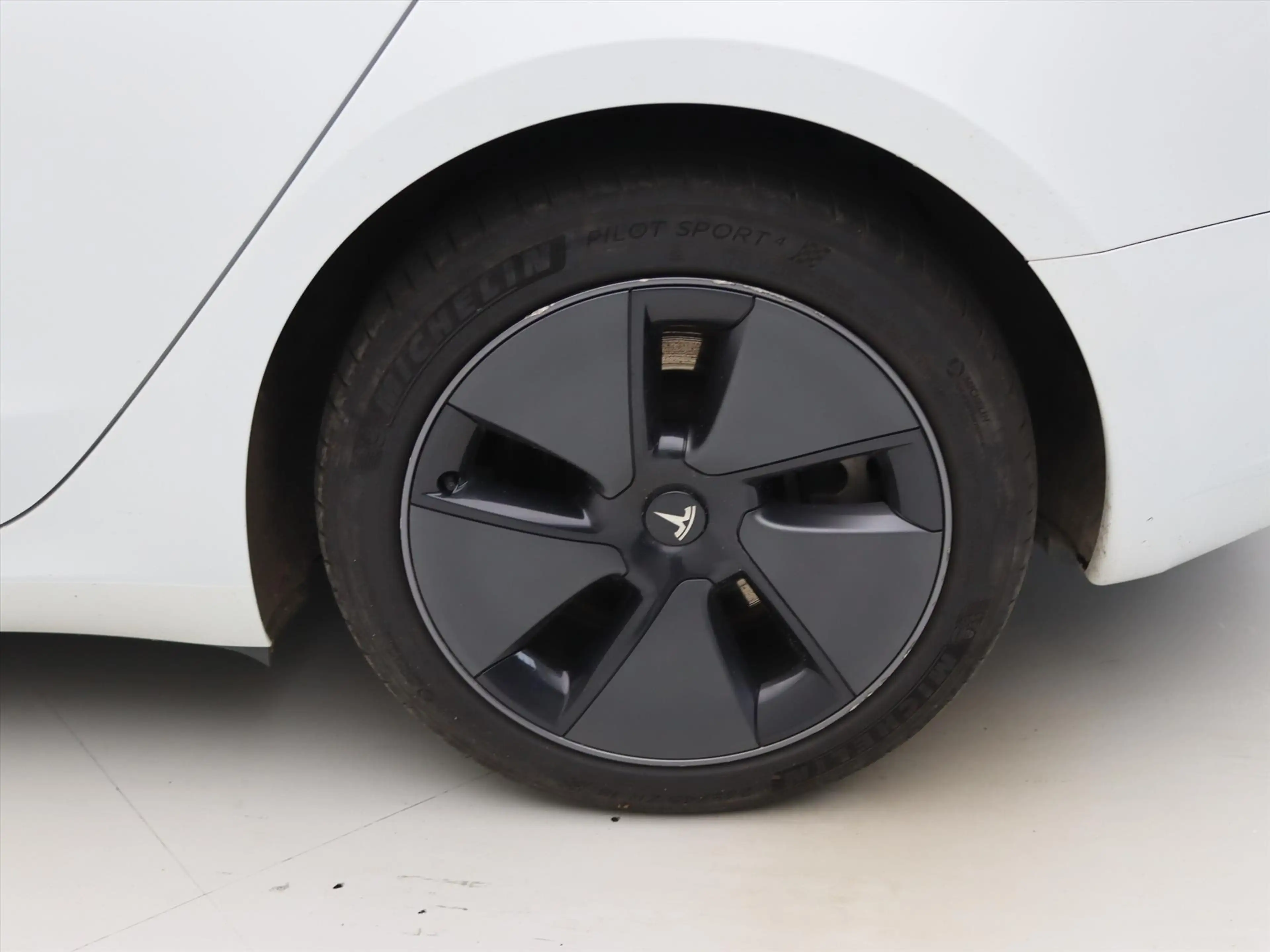 Tesla Model 3 Standard RWD Plus UPGRADE 94.7% SoH [ LFP-ACCU+WAR — photo 14