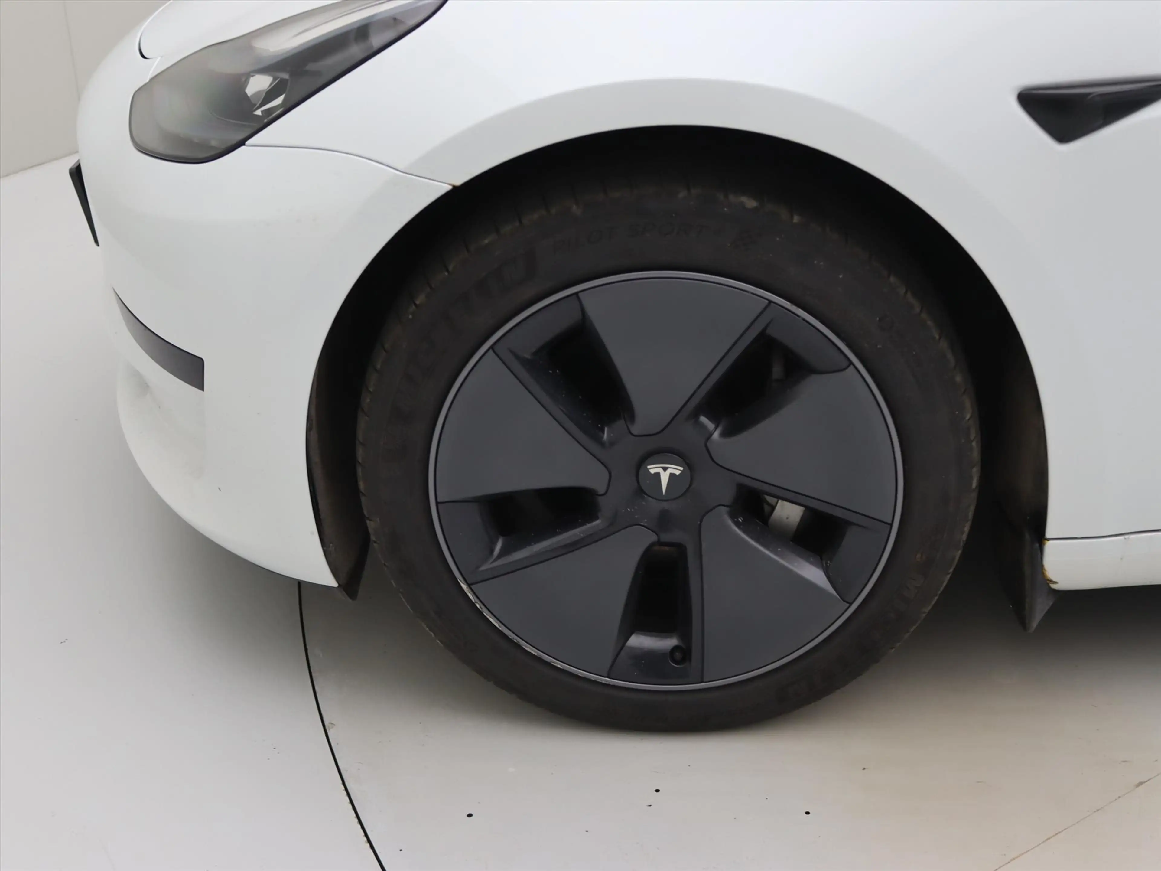 Tesla Model 3 Standard RWD Plus UPGRADE 94.7% SoH [ LFP-ACCU+WAR — photo 13