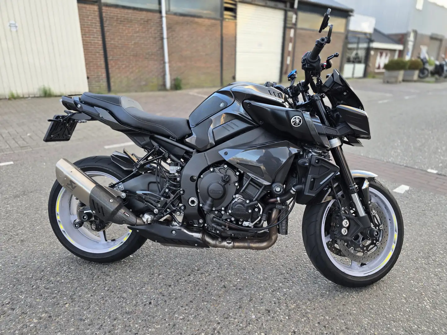 Yamaha MT-10 Tech Black - Akrapovic - Carbon Fekete - 2