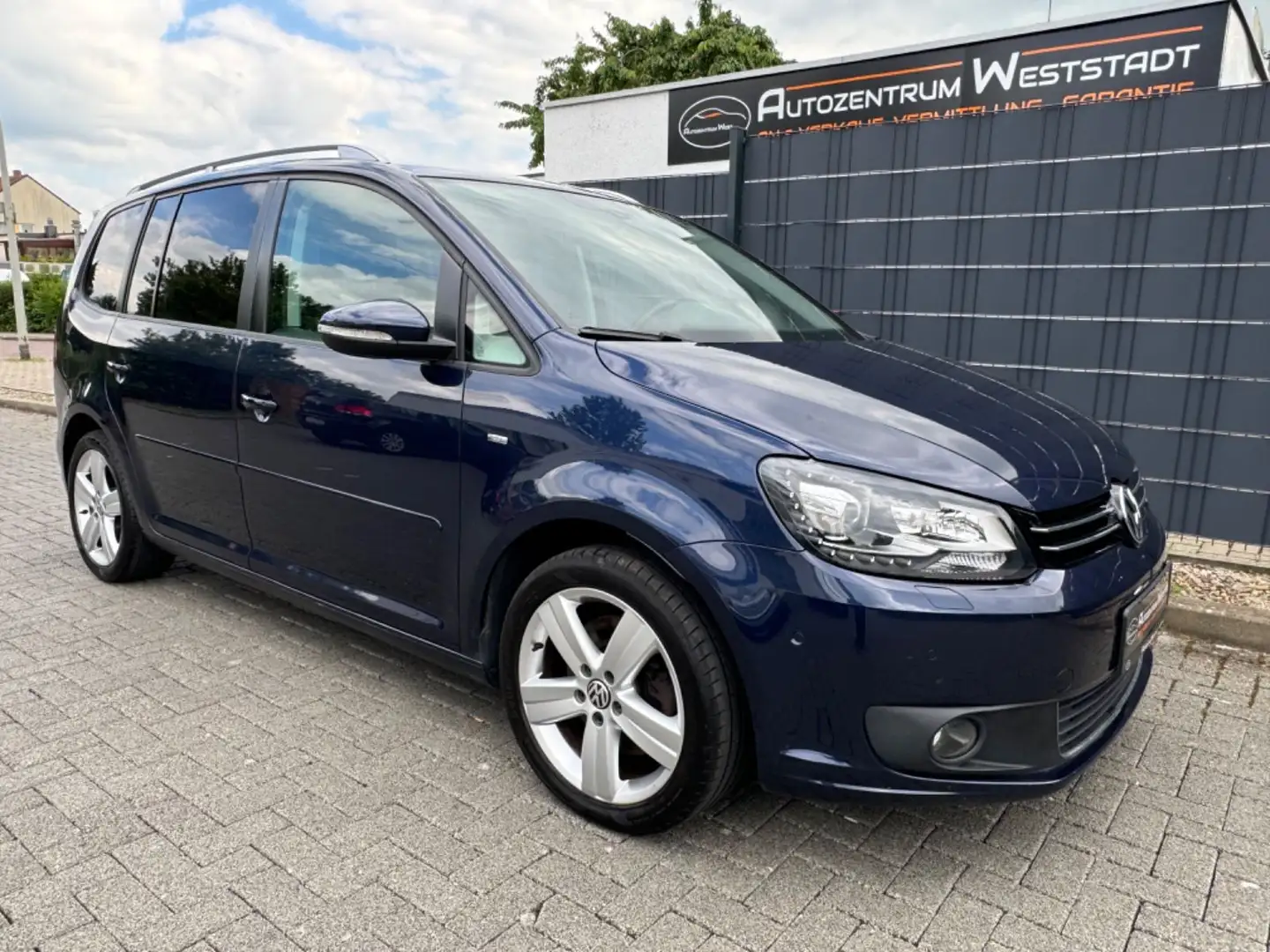 Volkswagen Touran Cup, Pano, Xenon, Navi, HU&AU Neu Azul - 2