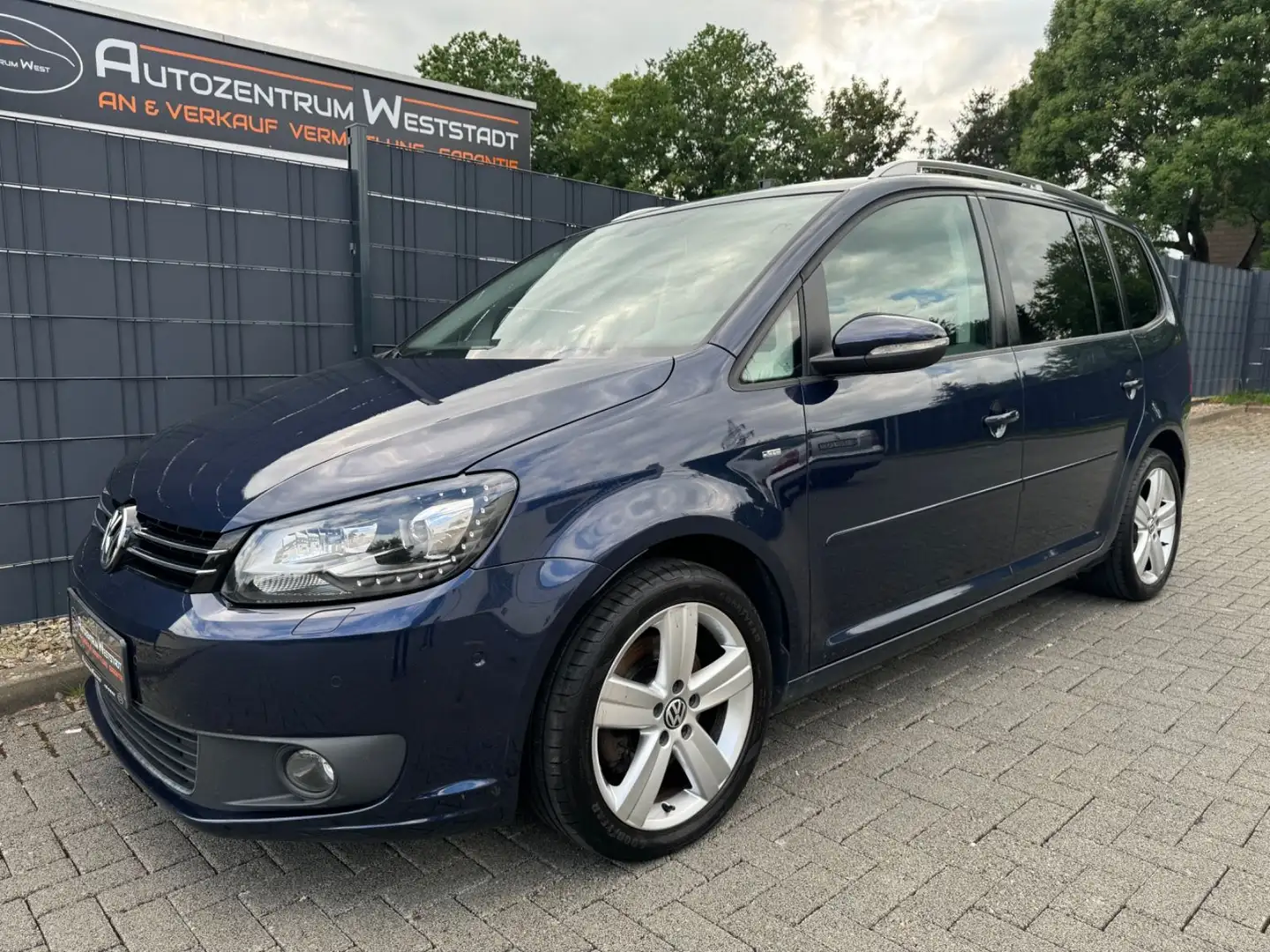 Volkswagen Touran Cup, Pano, Xenon, Navi, HU&AU Neu Azul - 1