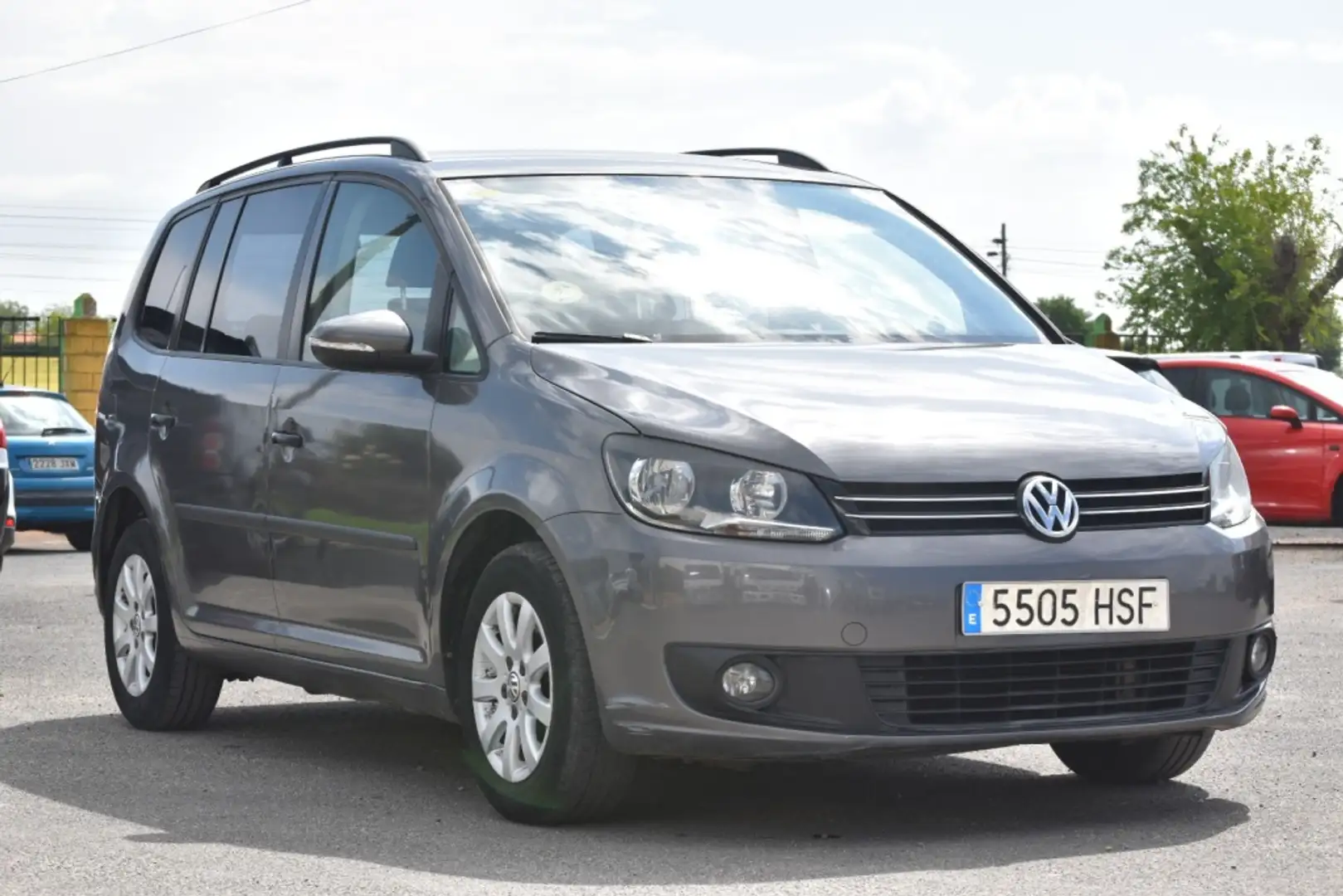 Volkswagen Touran 1.6TDI Edition 105 Gris - 1