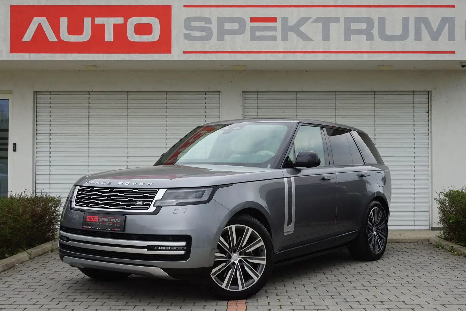 Land Rover Range Rover P550e PHEV AWD Autobiography | 5 Jahre Garantie | Grau - 1