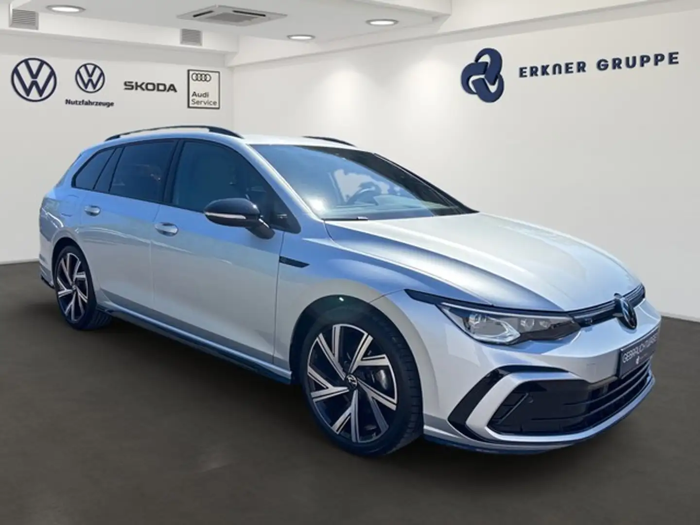 Volkswagen Golf VIII Variant 1.5eTSI DSG R-Line LED+ACC+KAMERA+++ Silber - 2