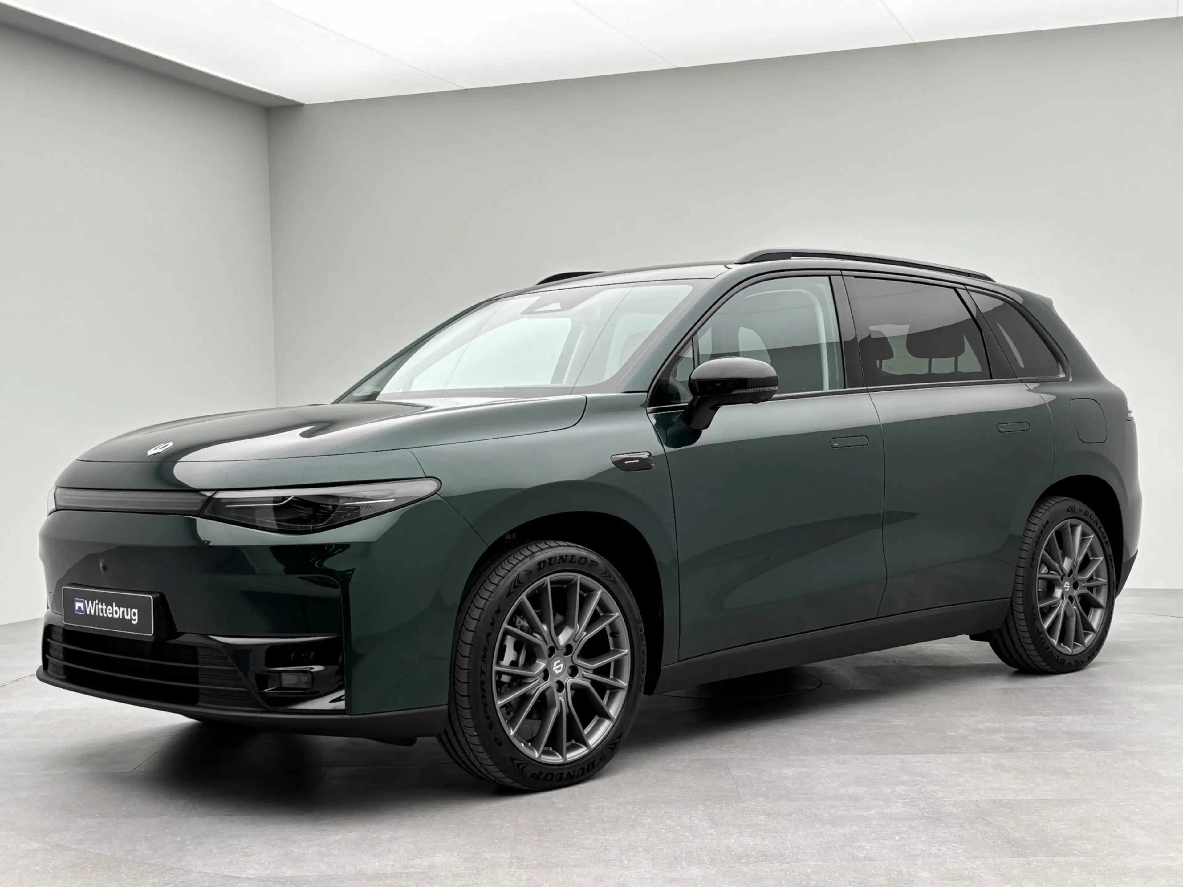 Leapmotor C10 REEV Design 28.4 kWh Range Extender 950 km Automaa — photo 8