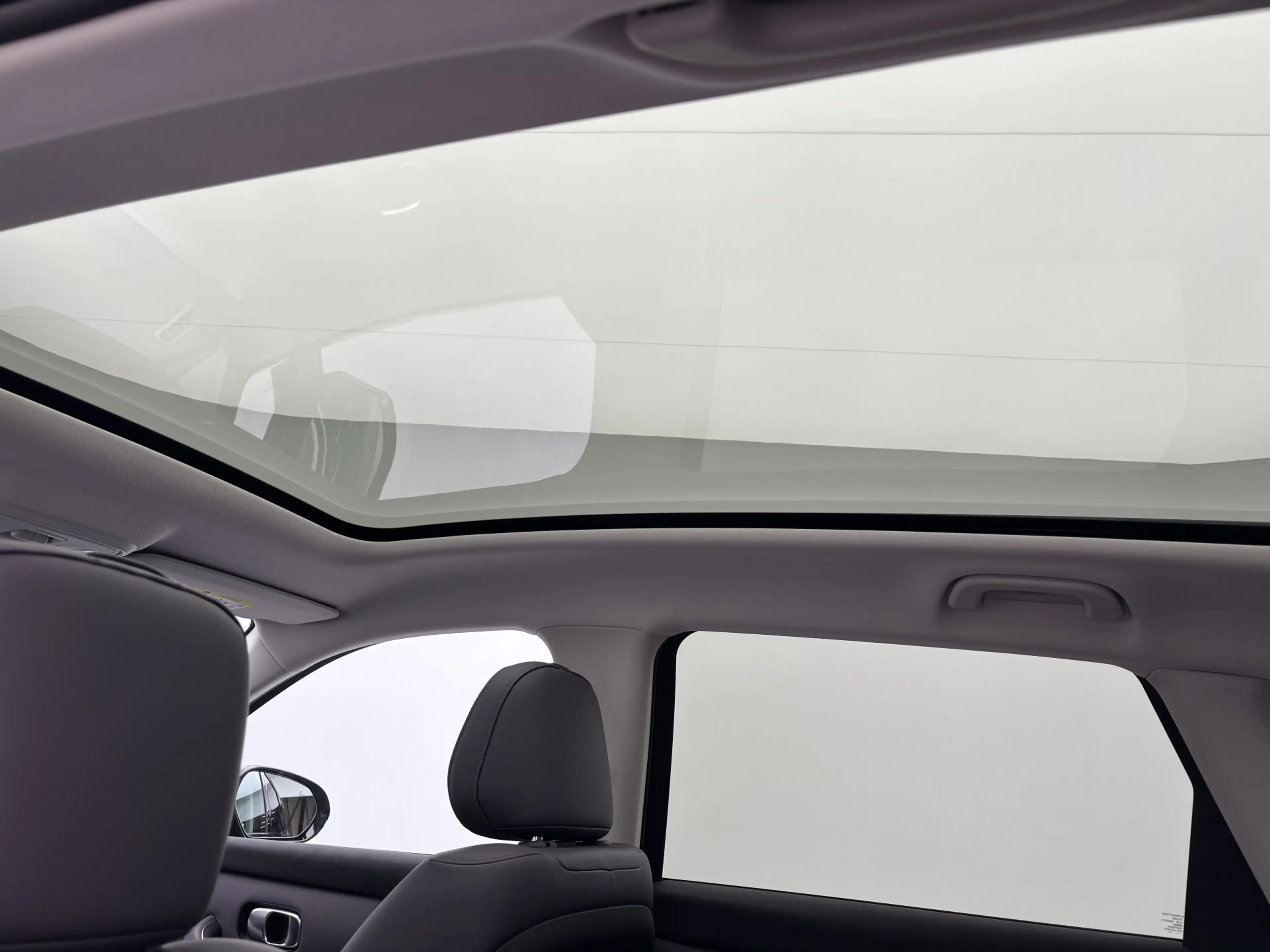 Leapmotor C10 REEV Design 28.4 kWh Range Extender 950 km Automaa — photo 15