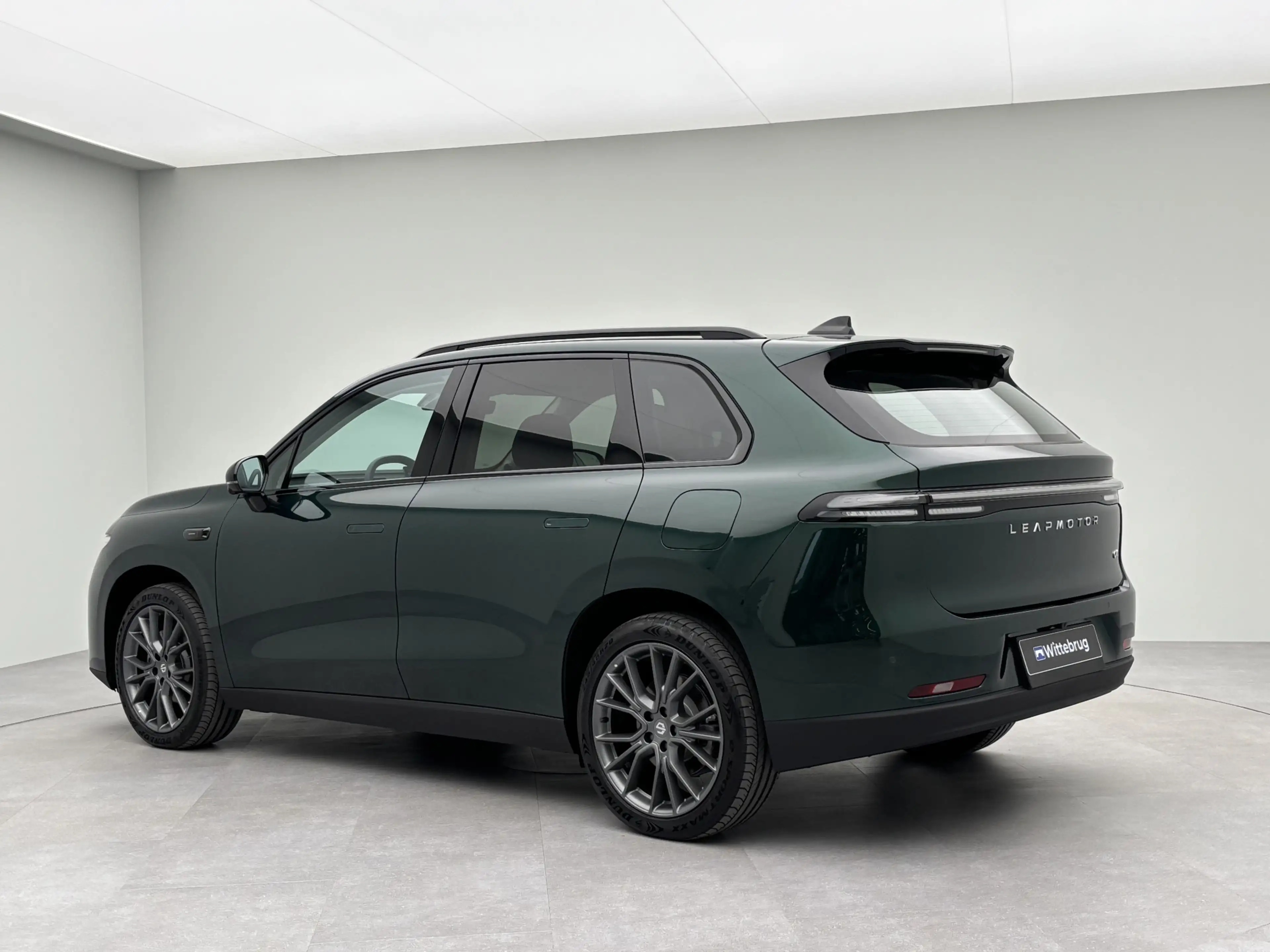Leapmotor C10 REEV Design 28.4 kWh Range Extender 950 km Automaa — photo 10