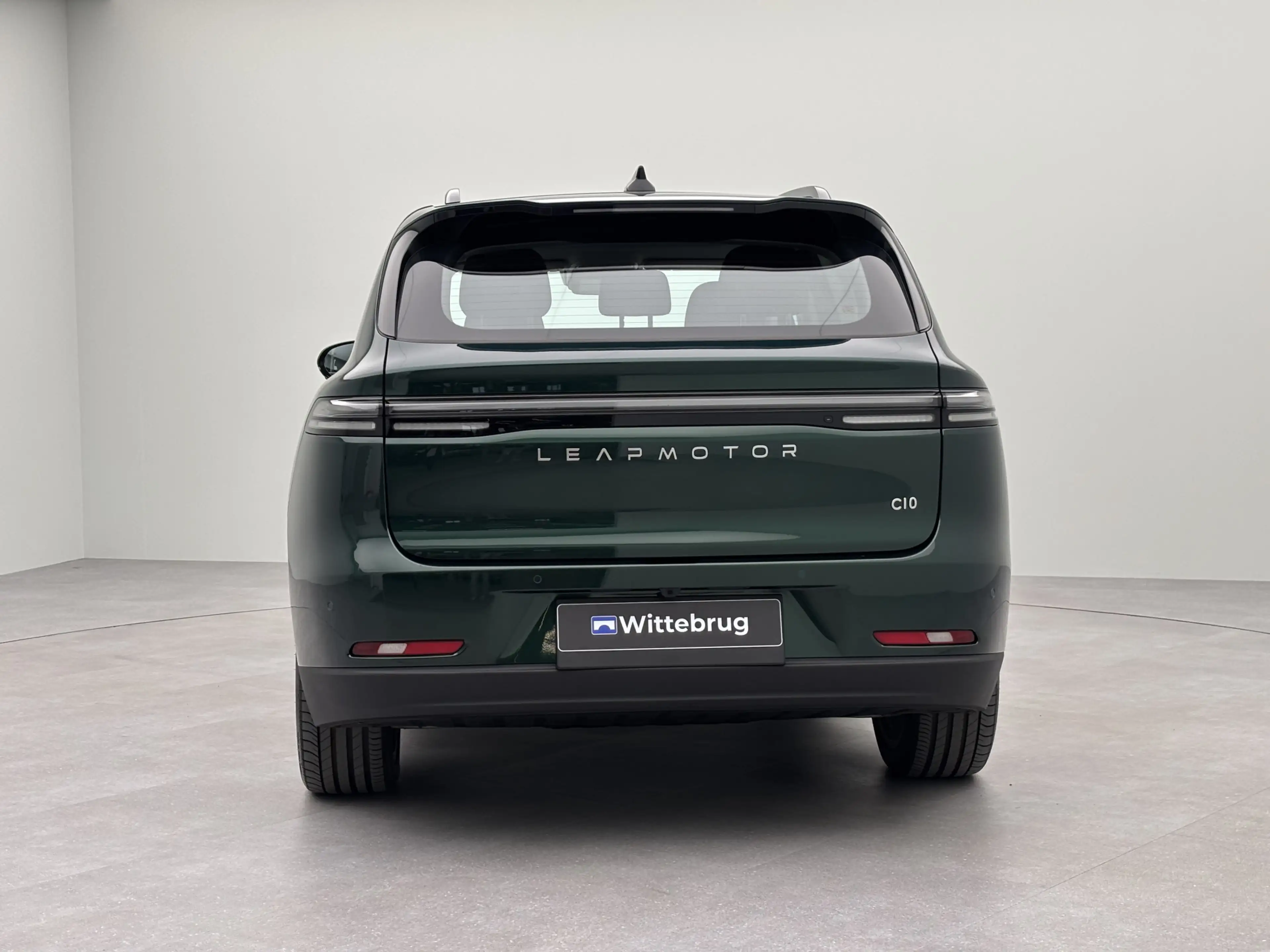 Leapmotor C10 REEV Design 28.4 kWh Range Extender 950 km Automaa — photo 12