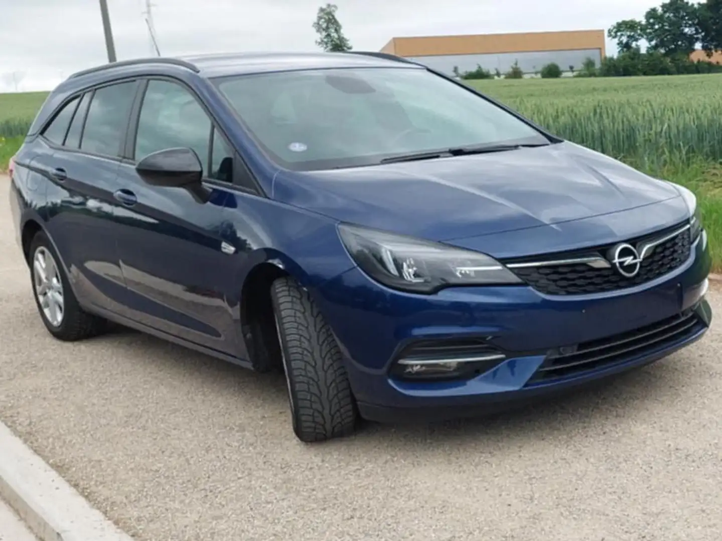 Opel Astra Sports Tourer 1.2 Turbo Edition S/S (EU6AP) Blauw - 1