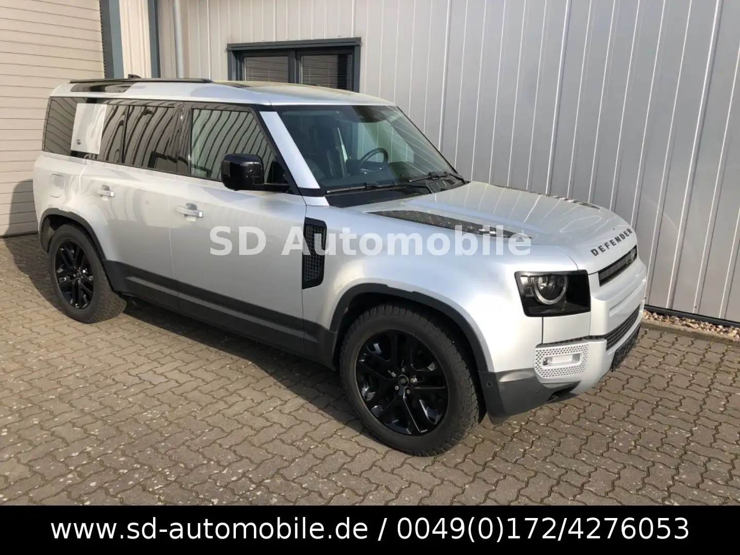 Land Rover Defender 110 HSE D240 BLACK-DESIGN+PANORAMA Stříbrná - 1