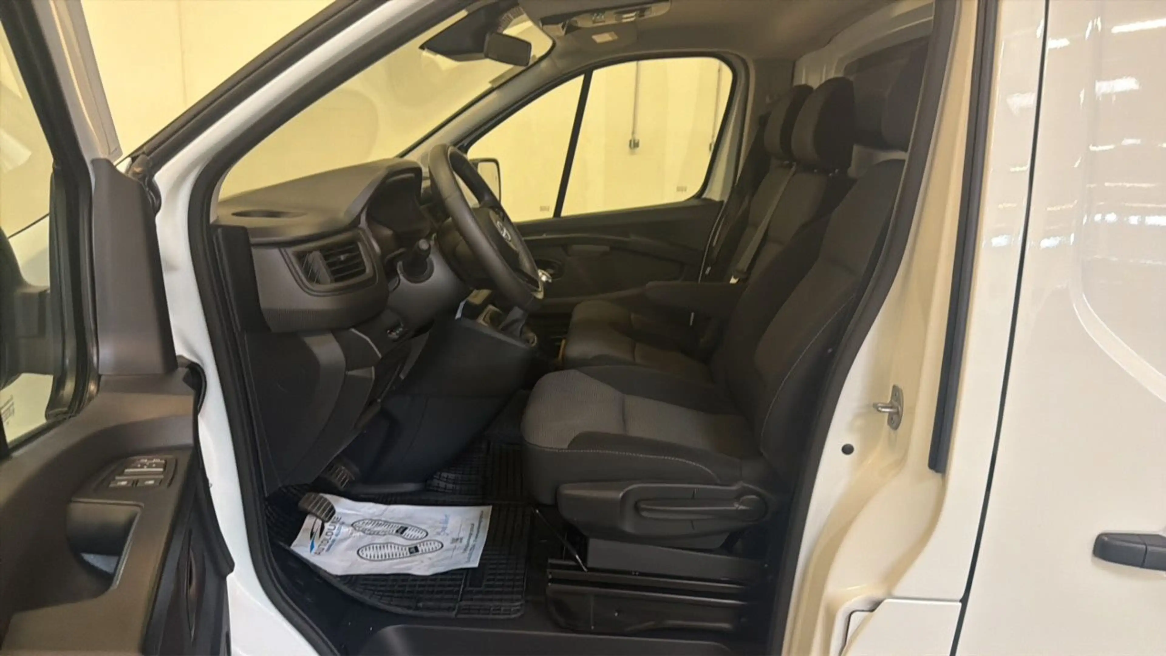 Nissan Primastar 3,0t dCi 130 DPF L1H1 Acenta LED*TEMP*Carplay*BT* — photo 10