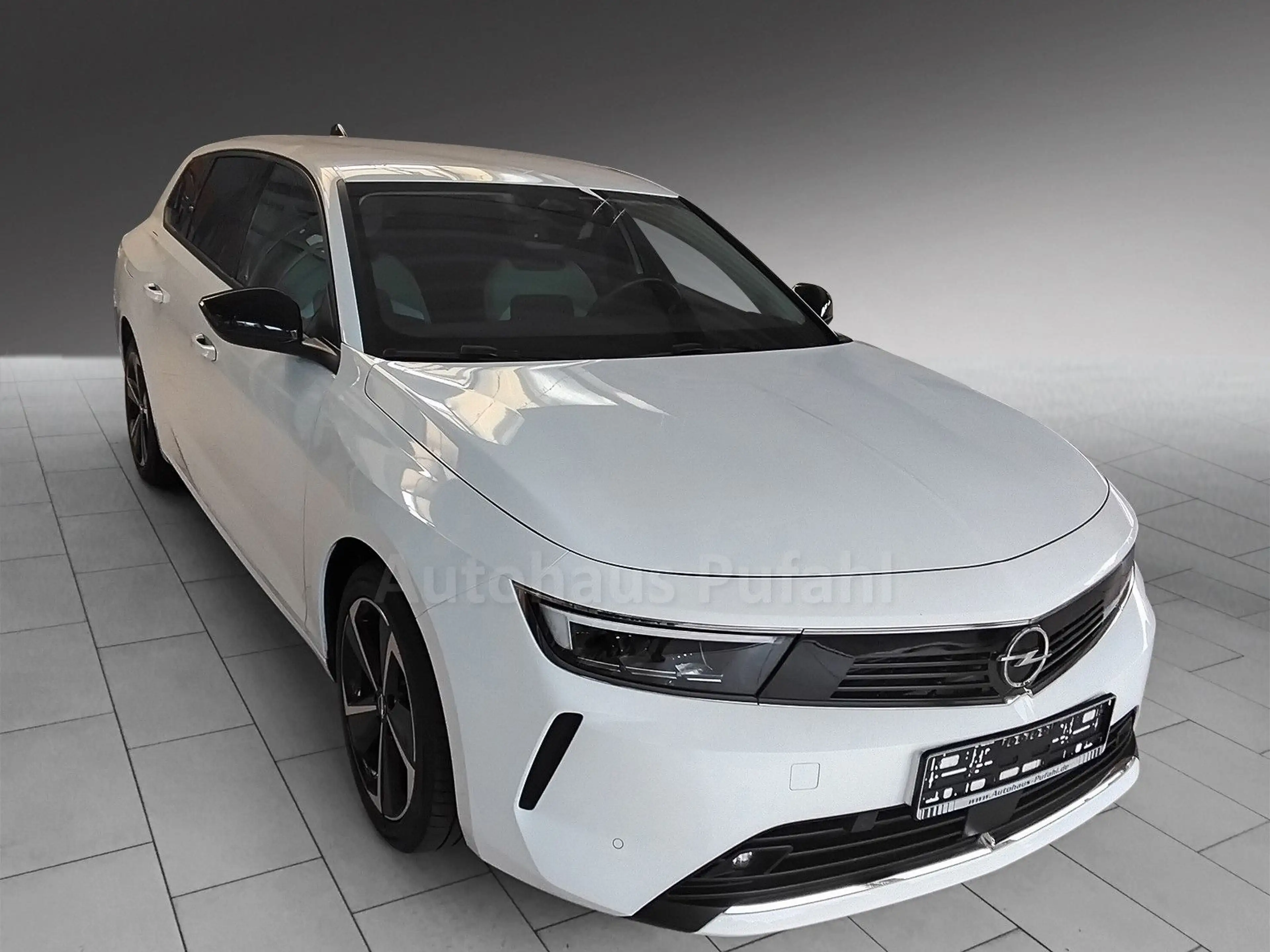 Opel Astra AHK mit 1.400kg, tolle Ausstattung