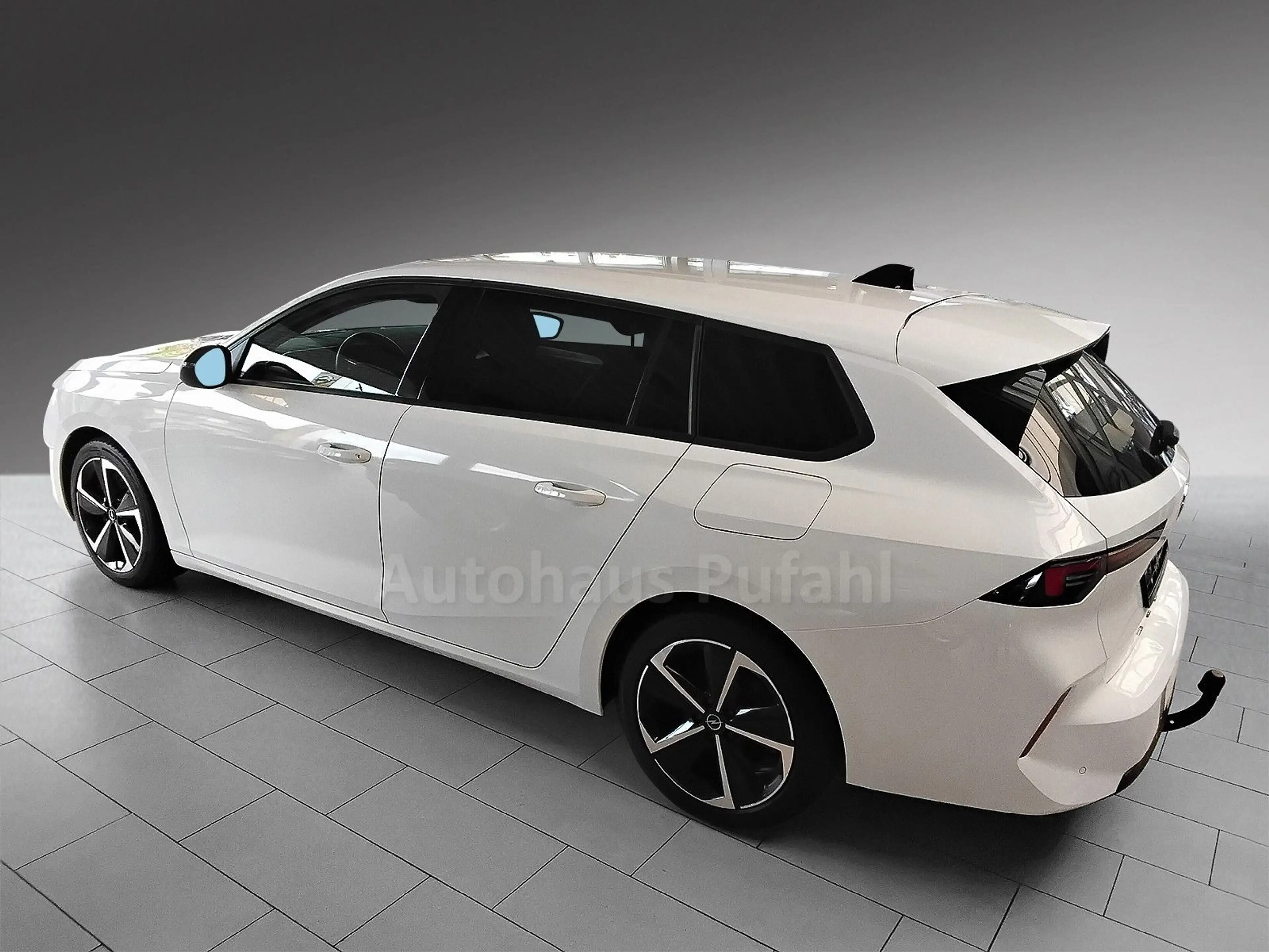 Opel Astra AHK mit 1.400kg, tolle Ausstattung — photo 3