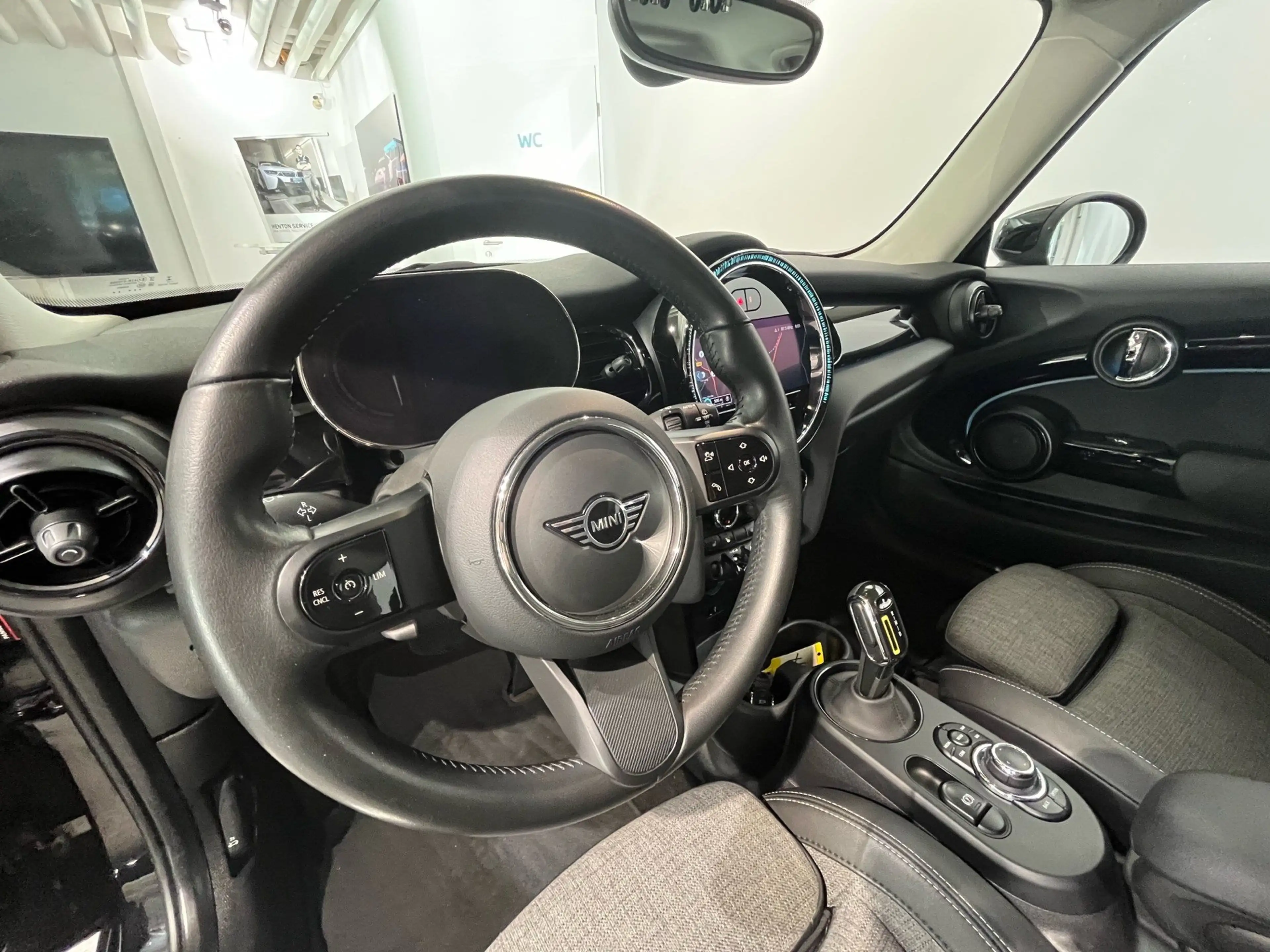 MINI Cooper SE — photo 13