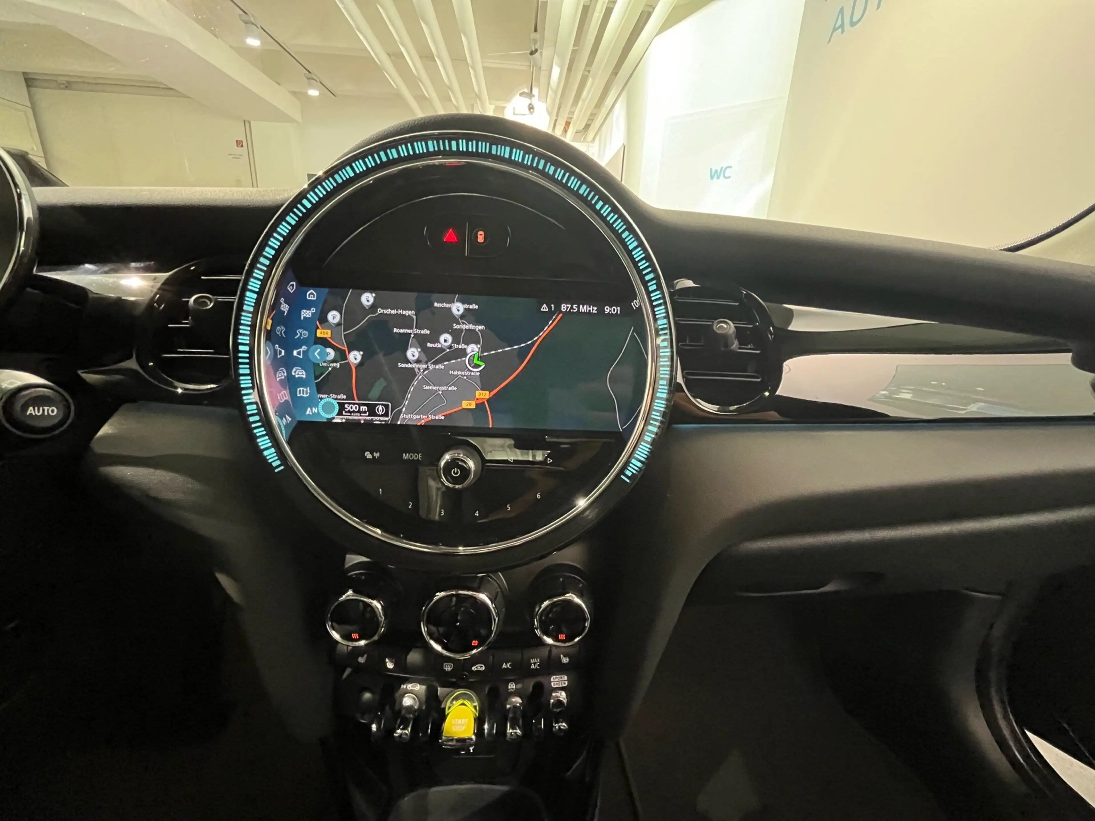 MINI Cooper SE — photo 11