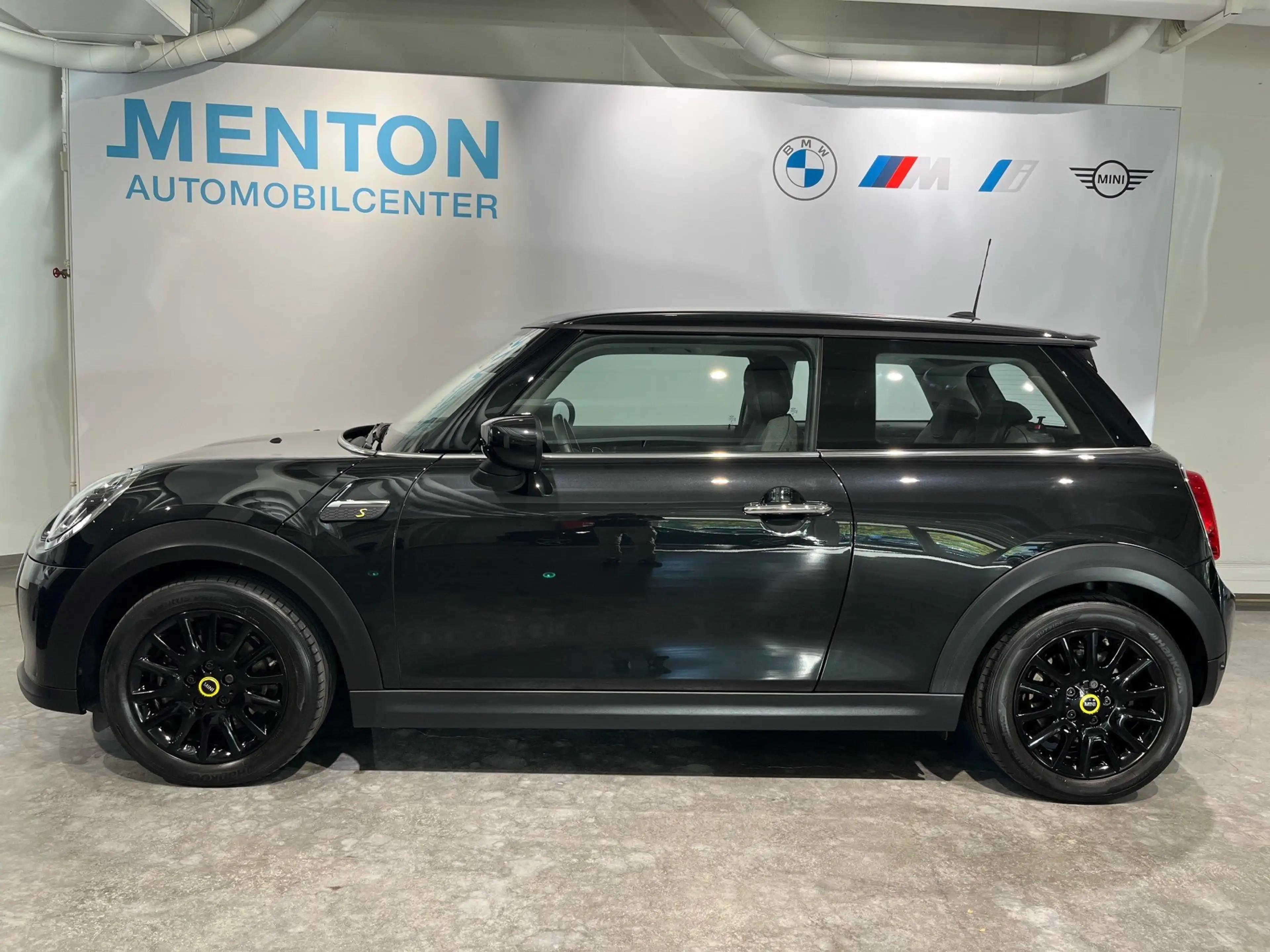 MINI Cooper SE — photo 2