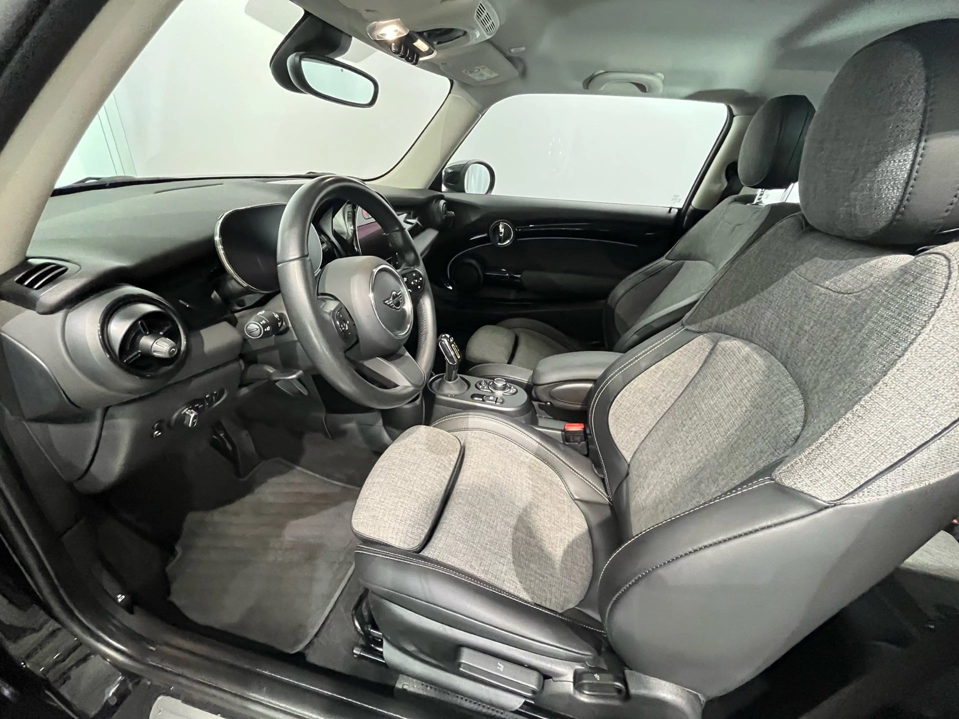 MINI Cooper SE — photo 8