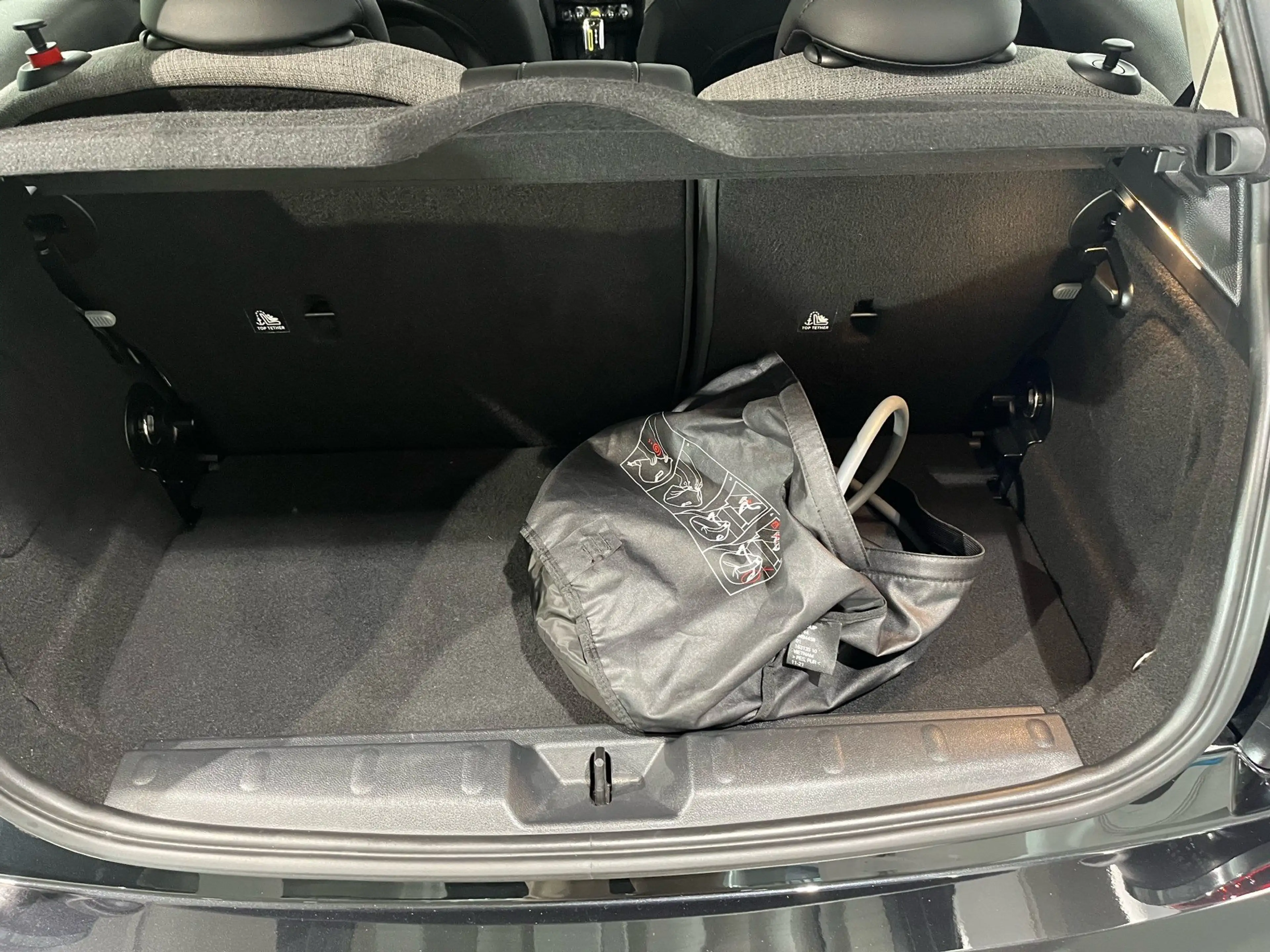 MINI Cooper SE — photo 7