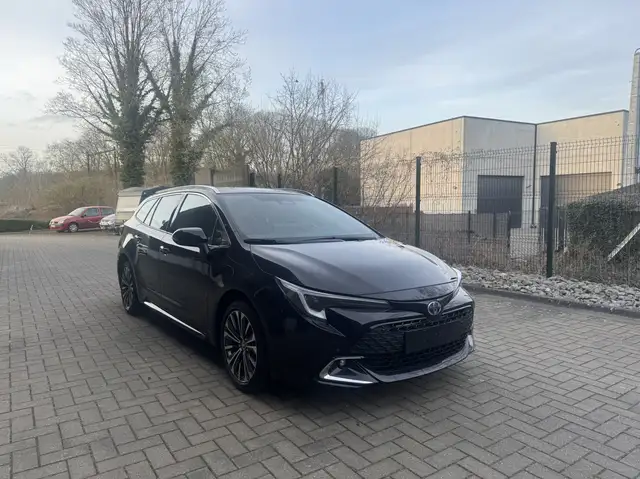 Toyota Corolla 1.8 Hybrid Touring STYLE FULL BLACK 5ANS GARNTIE