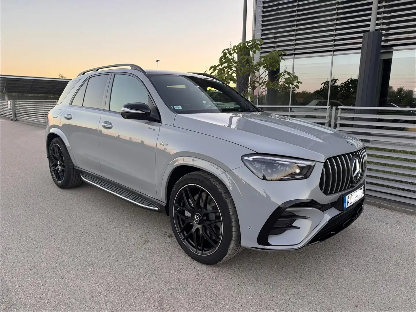 Mercedes-Benz GLE 53 AMG 4Matic+ (167.161) PremiumPlus AHK 4xSHZ Winter ... Grau - 2