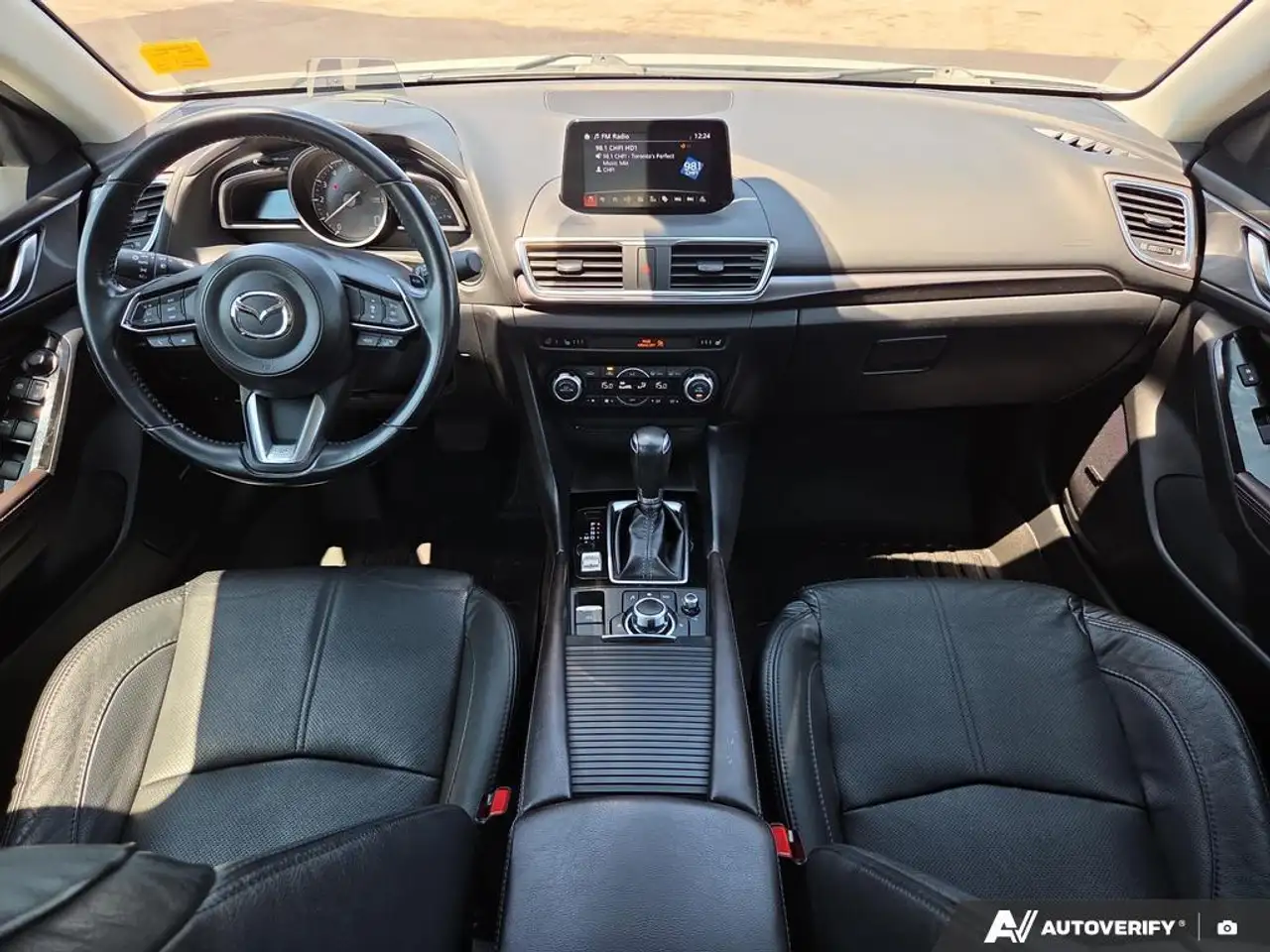 Mazda 3 снимка Mazda 3