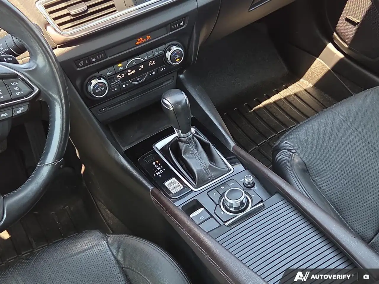 Mazda 3 снимка Mazda 3