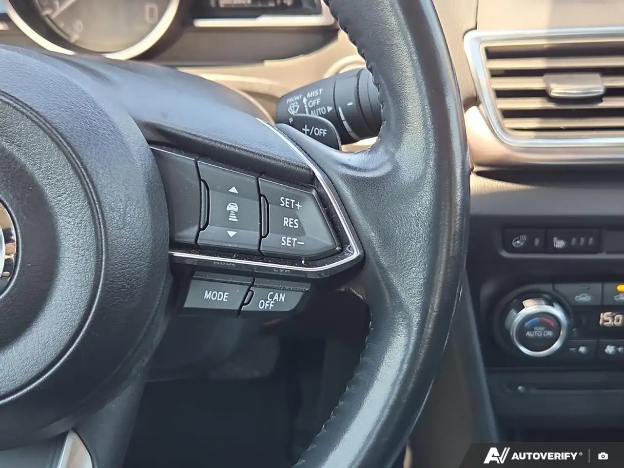 Mazda 3 снимка Mazda 3
