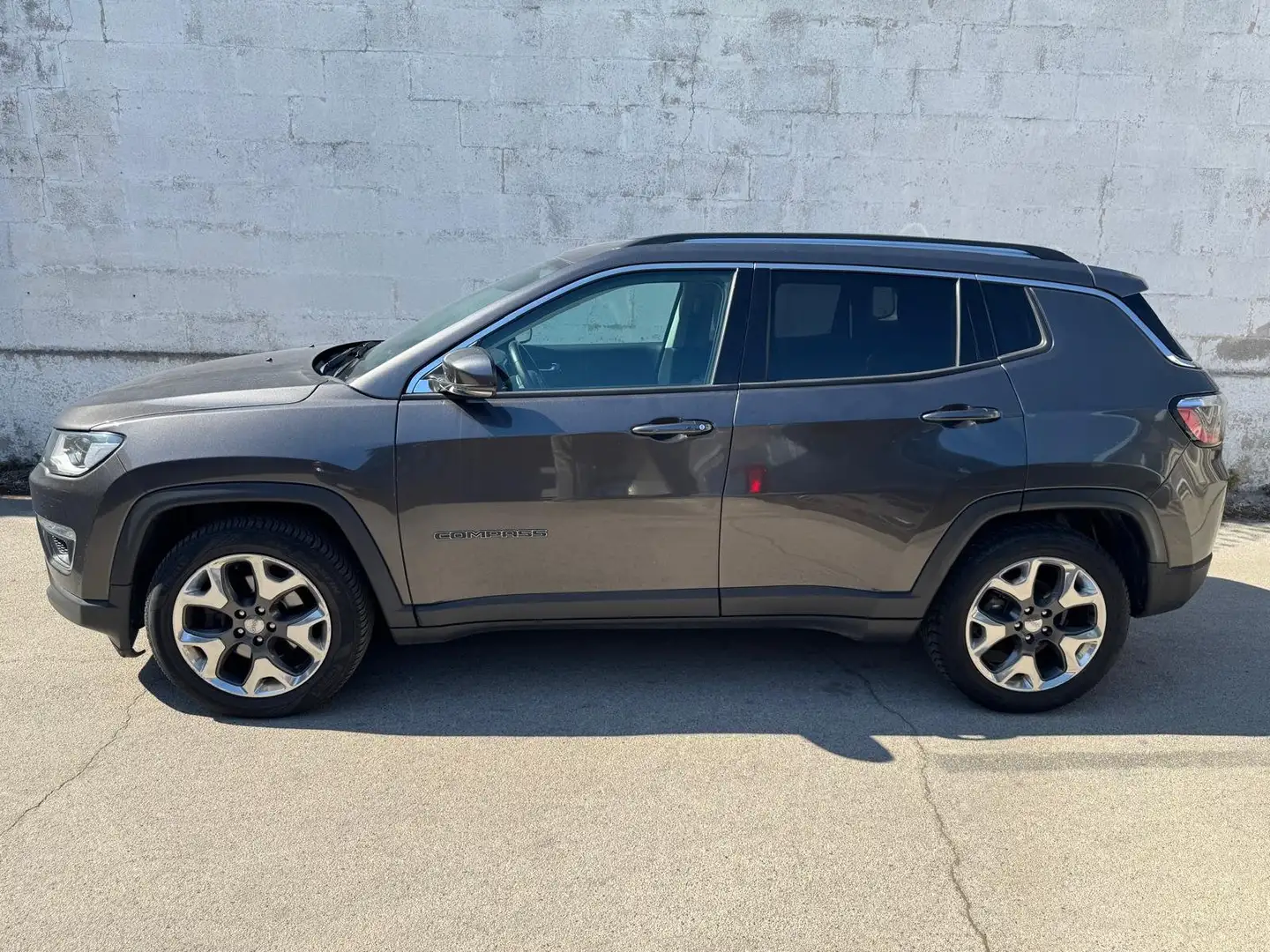 Jeep Compass Compass 1.6 mjt Limited 2wd 120cv my19 Gris - 2