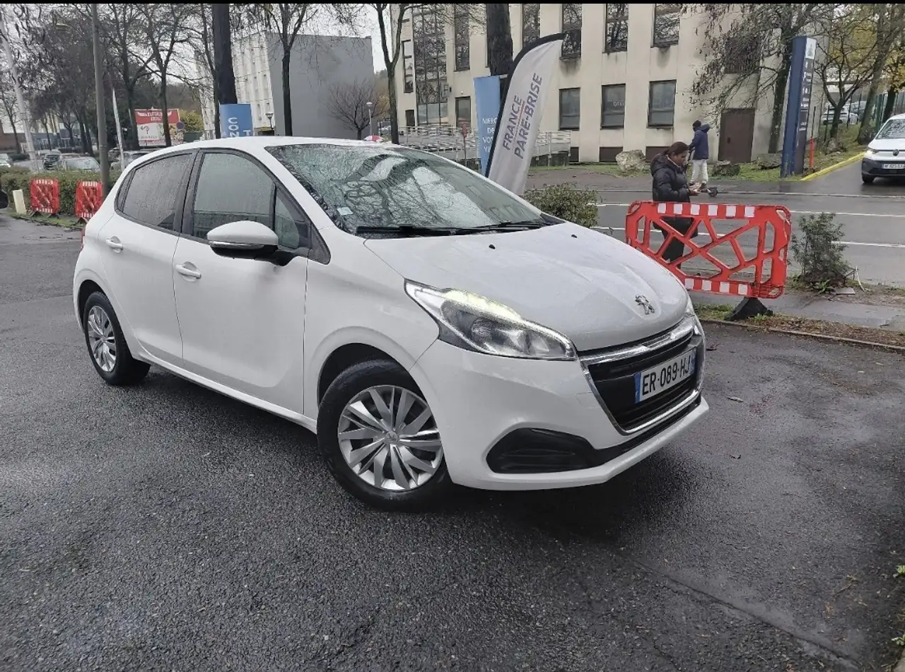 Peugeot 208 1.6 BlueHDi 75ch S\u0026S BVM5 Active Bu