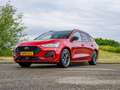 Ford Focus Wagon ST Line X 1.0 EcoBoost Hybrid 155pk Automaat Rood - thumbnail 2