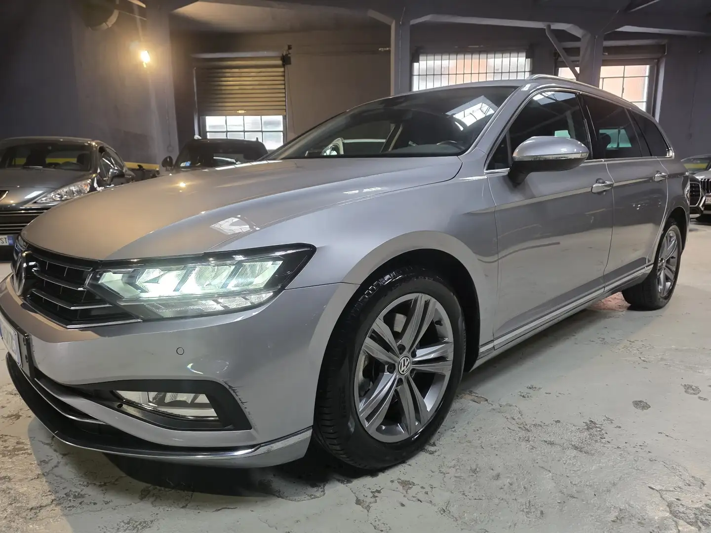 Volkswagen Passat Variant km 66.000 CERTIF 2.0 TDI EXECUTIVE 150CV DSG NAVI Argento - 1