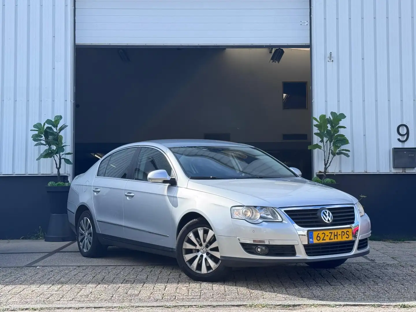 Volkswagen Passat 2.0 TFSI Comfortline AUTOMAAT NAP Grijs - 1