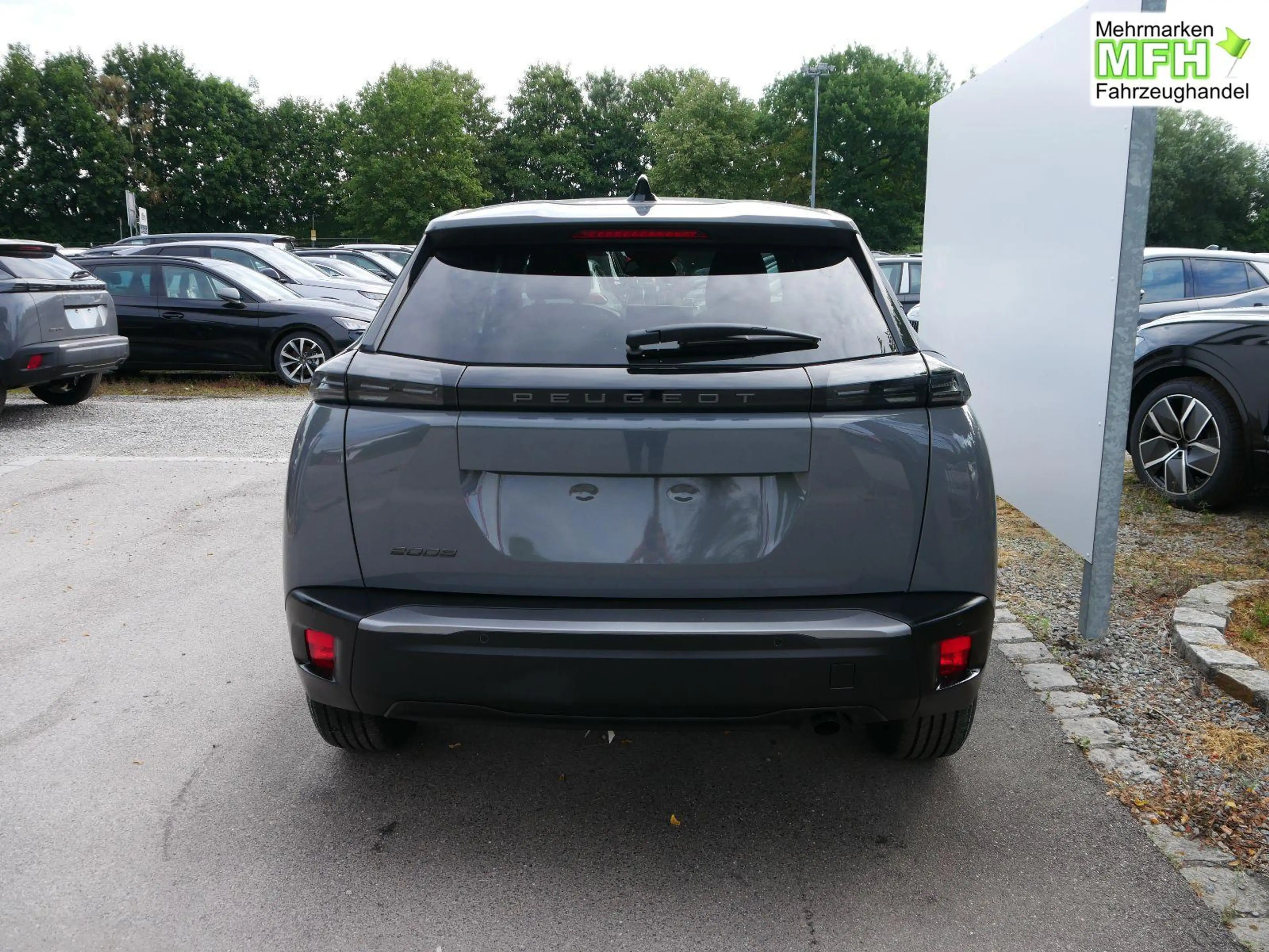 Peugeot 2008 Allure 1.2*NAVI*TEMPOMAT*KLIMA*PDC*LED*BLUETOOT... — photo 2
