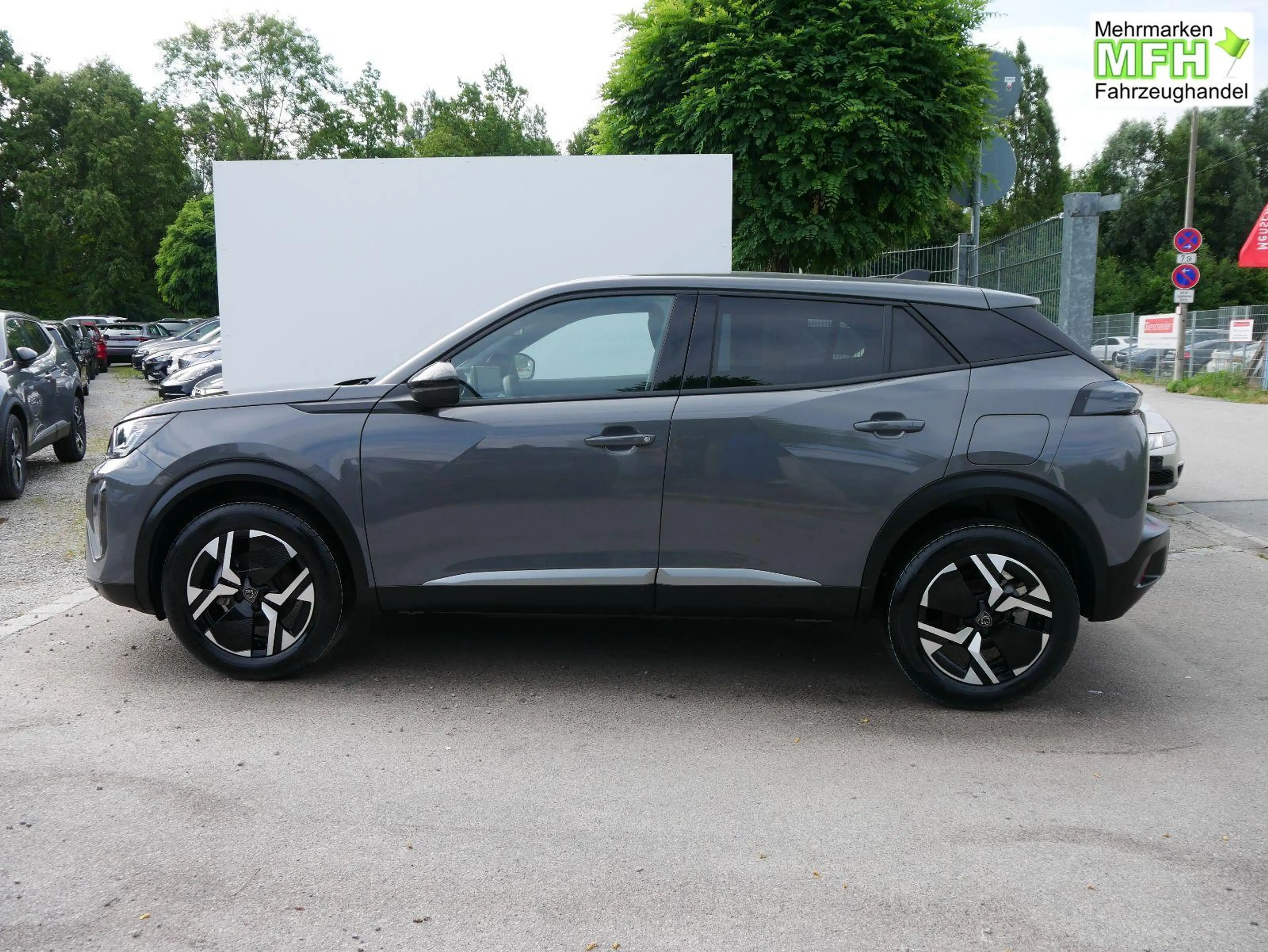 Peugeot 2008 Allure 1.2*NAVI*TEMPOMAT*KLIMA*PDC*LED*BLUETOOT... — photo 5