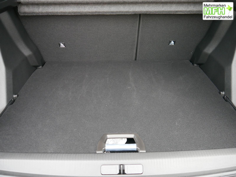 Peugeot 2008 Allure 1.2*NAVI*TEMPOMAT*KLIMA*PDC*LED*BLUETOOT... — photo 7