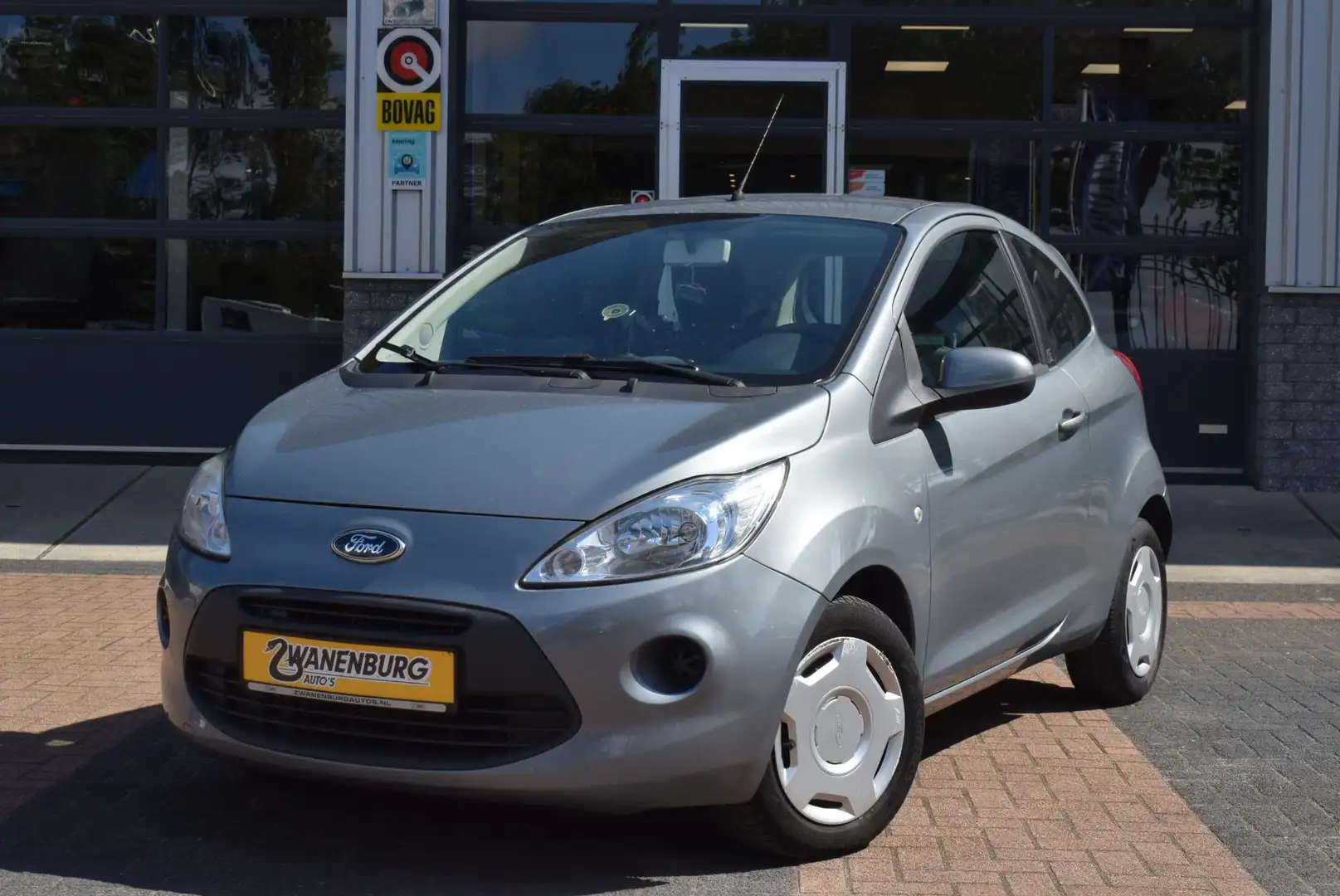 Ford Ka/Ka+ 1.2 Comfort start/stop Airco Km 132.500!! Grijs - 1
