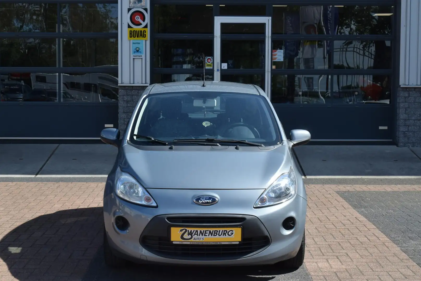 Ford Ka/Ka+ 1.2 Comfort start/stop Airco Km 132.500!! Grijs - 2