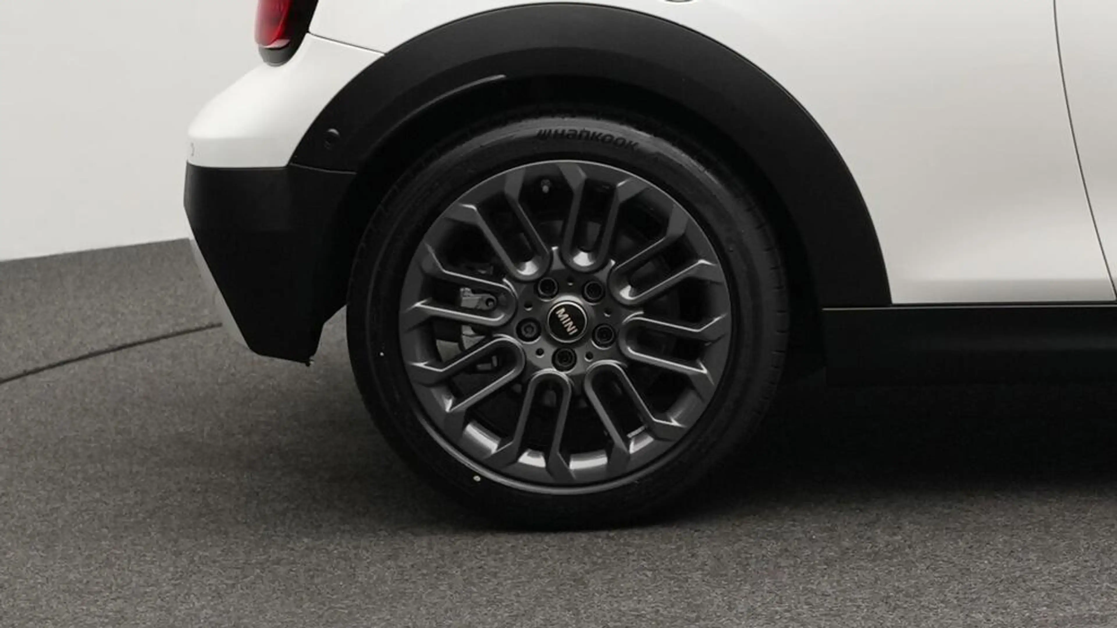 MINI Cooper C Cabrio Classic Trim — photo 11