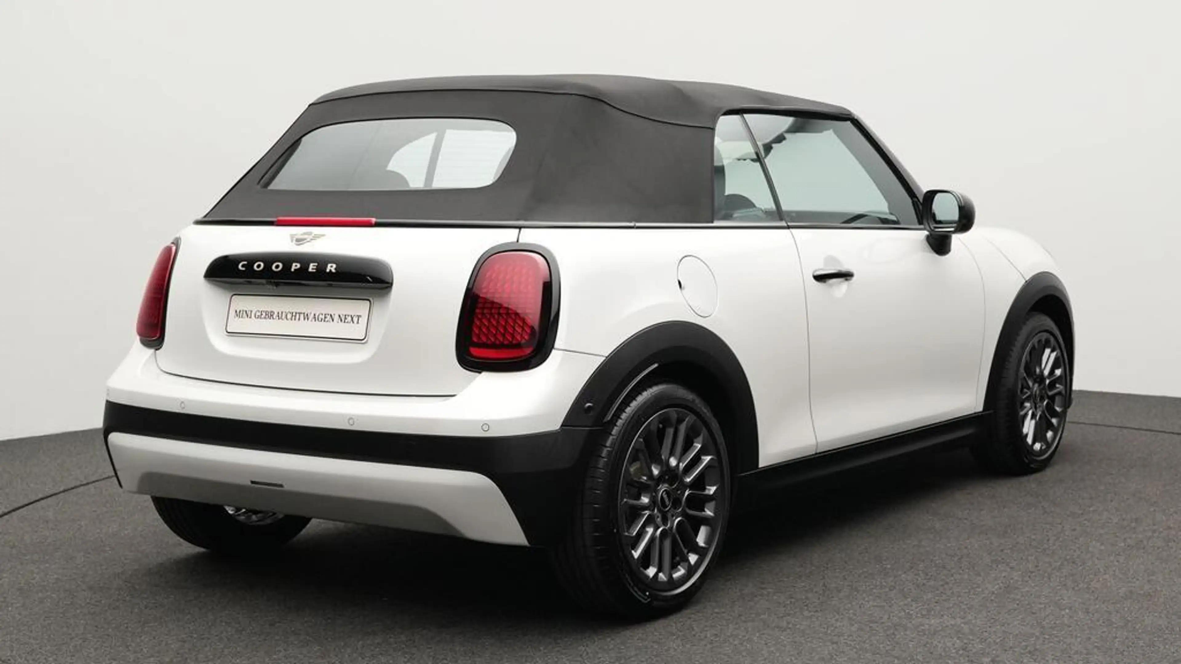 MINI Cooper C Cabrio Classic Trim — photo 6
