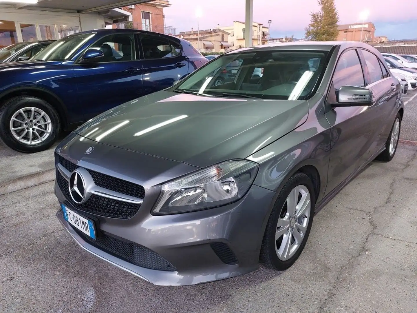 Mercedes-Benz A 180 d Sport km 103000 Euro 6 Navig Retroc. Tagliandi Grigio - 2
