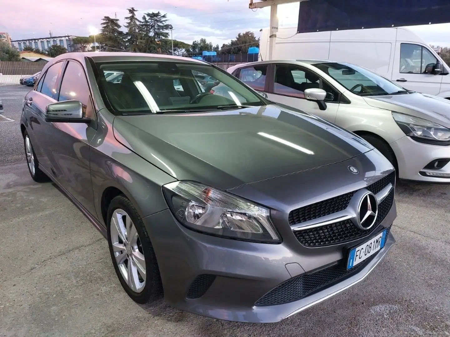 Mercedes-Benz A 180 d Sport km 103000 Euro 6 Navig Retroc. Tagliandi Grigio - 1
