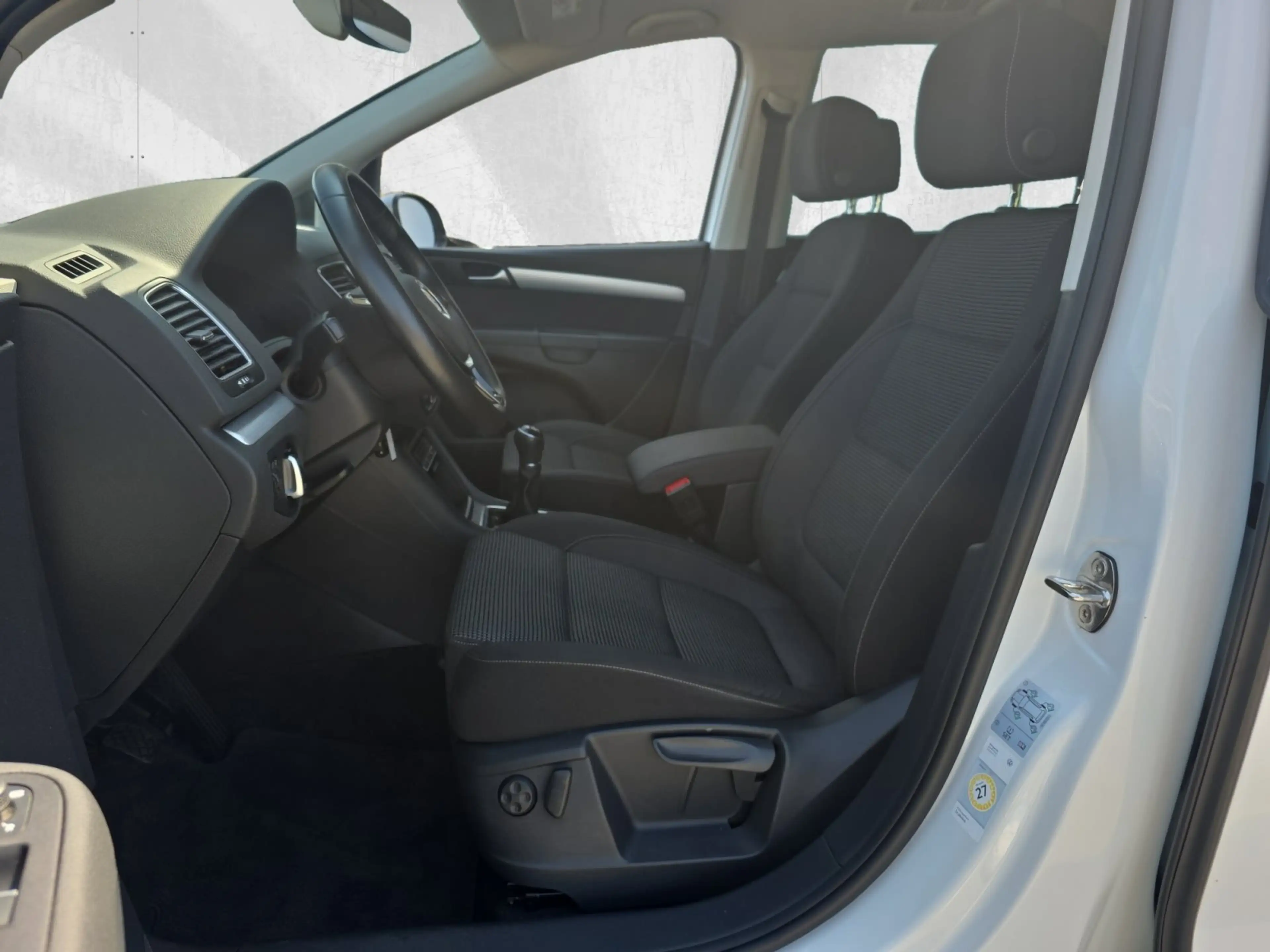 Volkswagen Sharan 1.4 TSI 6-Gang Comfortline NAVI/AHK/KLIMA — photo 10