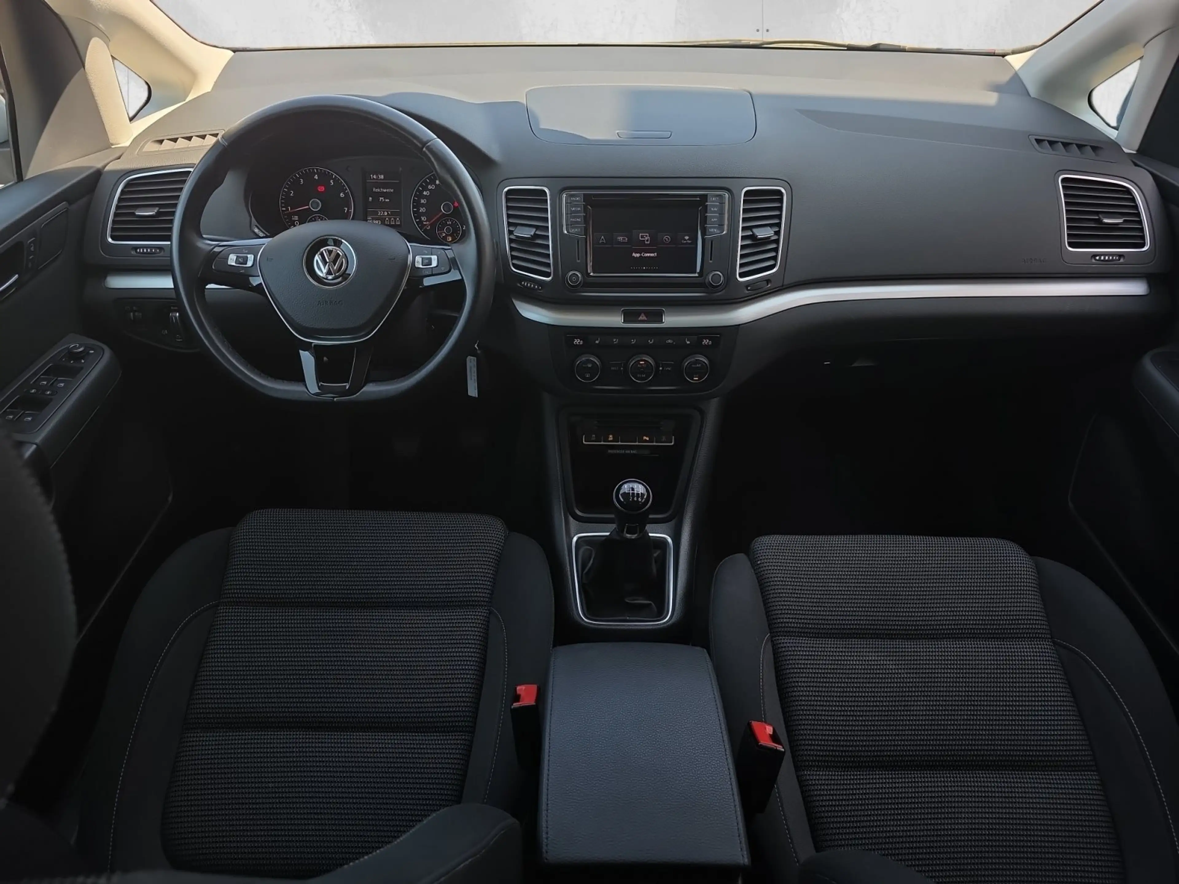 Volkswagen Sharan 1.4 TSI 6-Gang Comfortline NAVI/AHK/KLIMA — photo 12