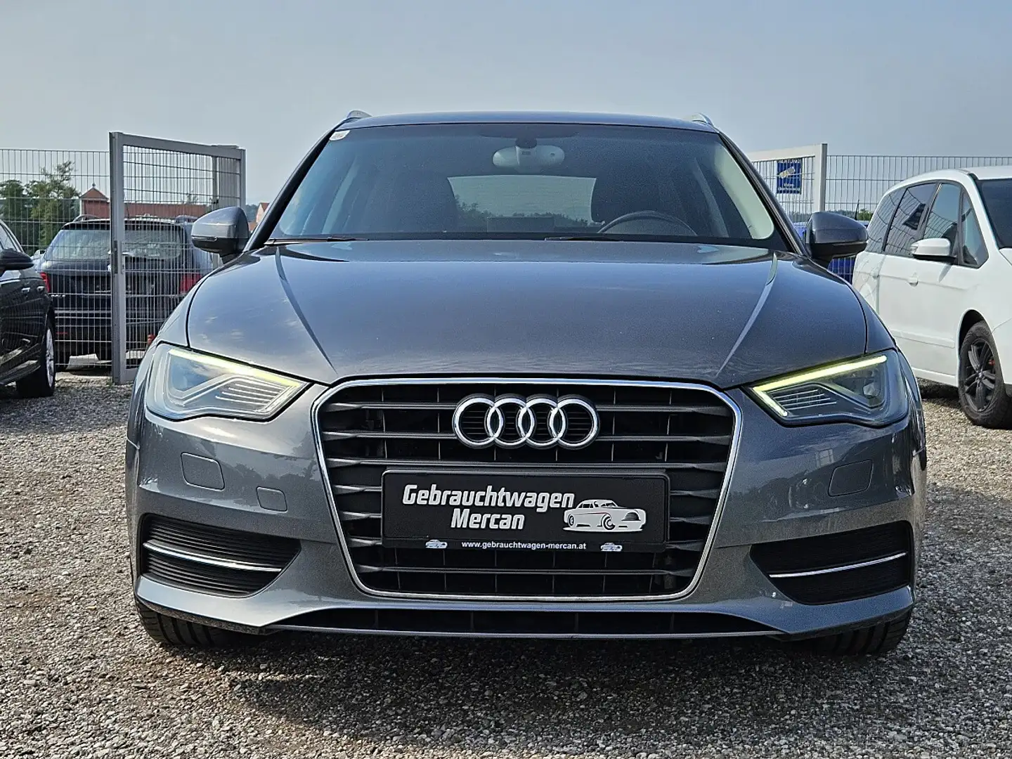 Audi A3 SB 1,4 TFSI Daylight DSG Grau - 2