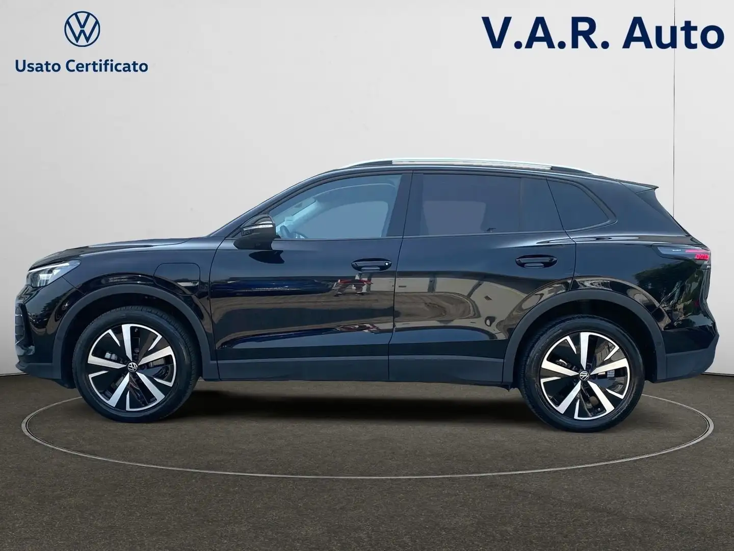 Volkswagen Tiguan 1.5 TSI eHybrid DSG Edition Plus - 2