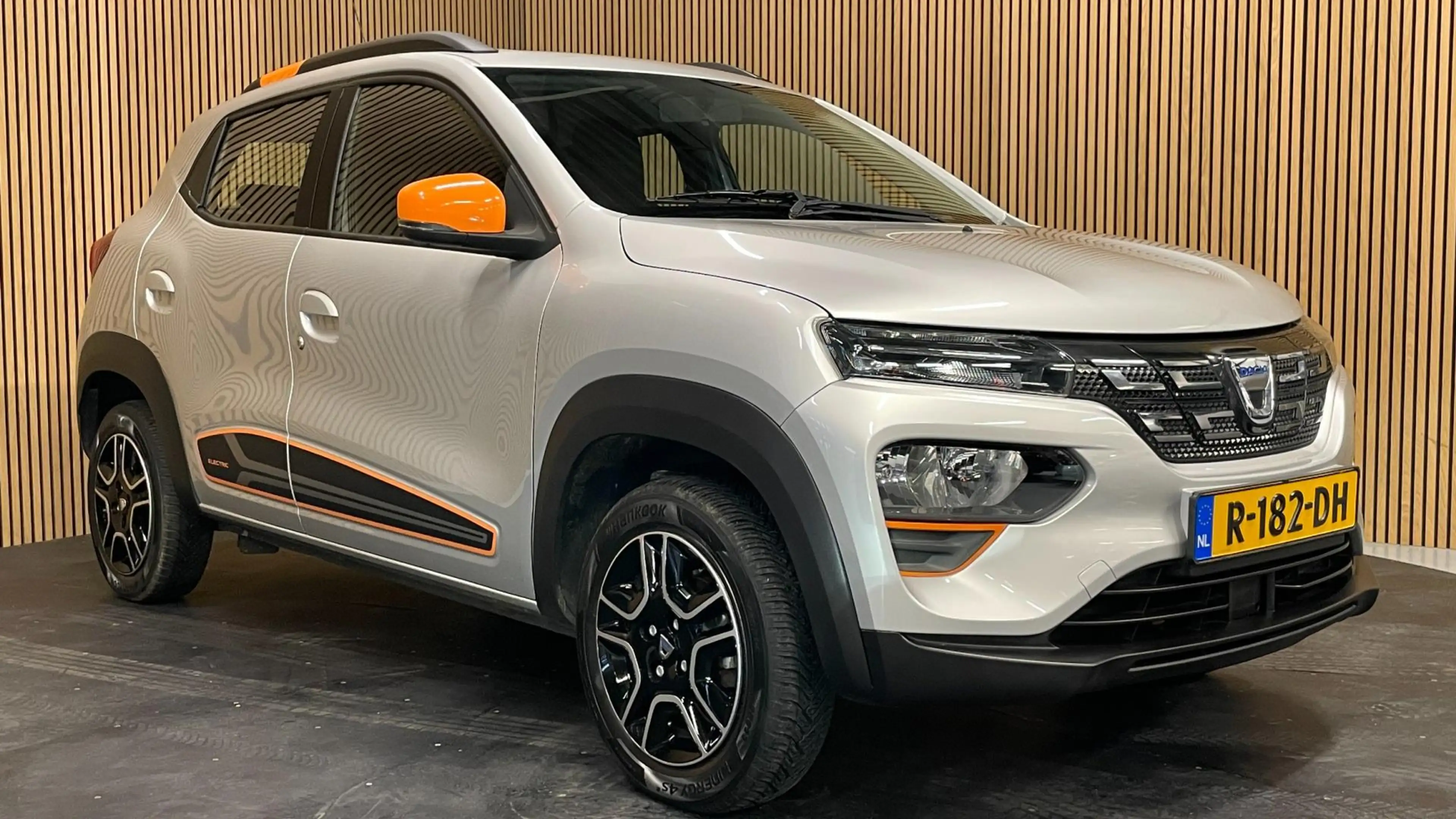 Dacia Spring Comfort Plus (Orange Pack) 27 kWh|AIRCO|LEDER|CARP — photo 11